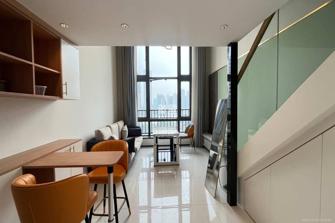 藏珑湖上公馆 1室1厅1卫 2800.0元/月 藏珑湖上公馆 1室1厅1卫 2800.0元/月室内图