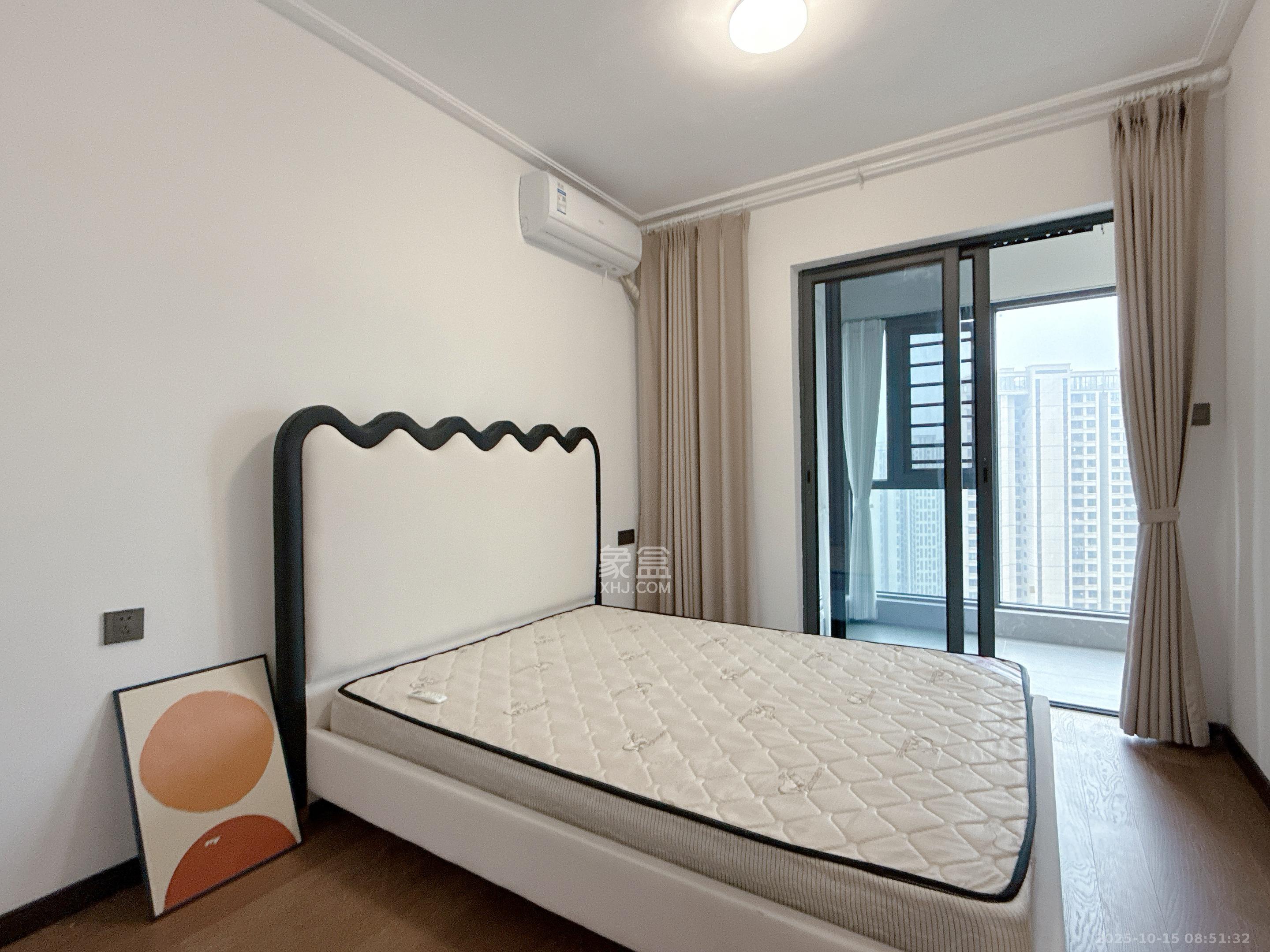 卓越中寰  3室2厅2卫    5000.0元/月 卓越中寰  3室2厅2卫    5000.0元/月室内图