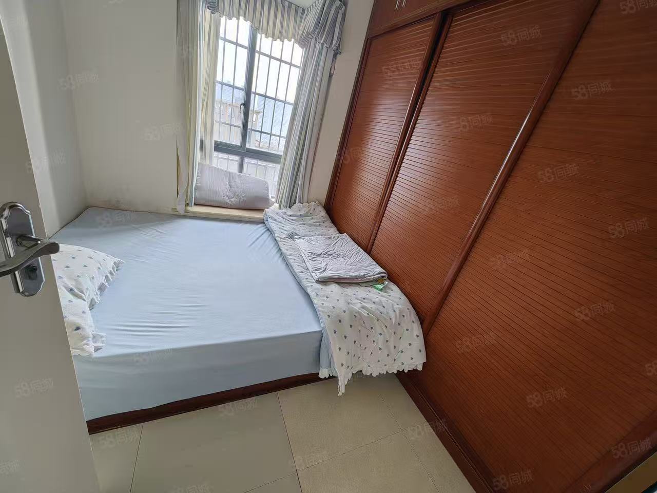 南江花园  2室1厅1卫    1700.0元/月室内图