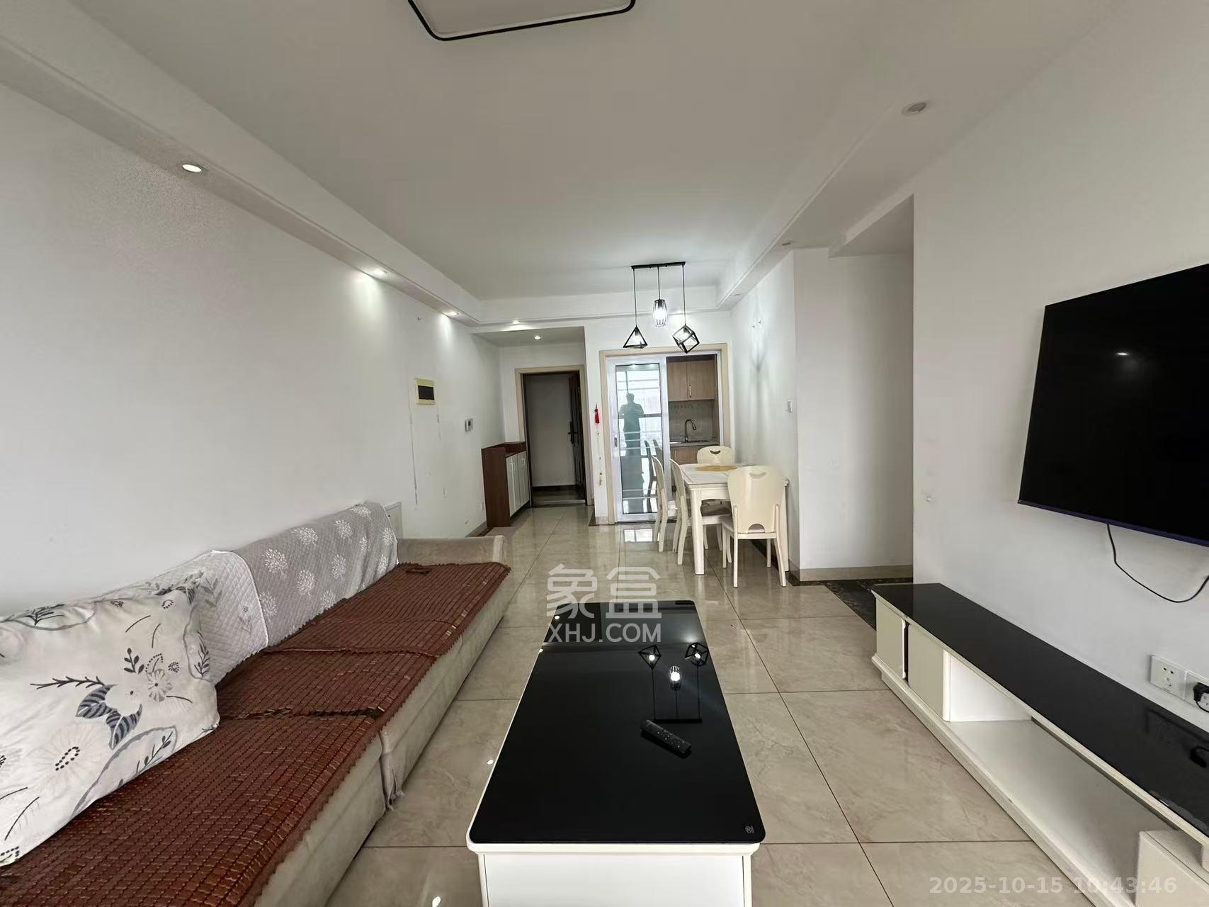 蓝光幸福满庭 3室2厅1卫 2300.0元/月 蓝光幸福满庭 3室2厅1卫 2300.0元/月室内图