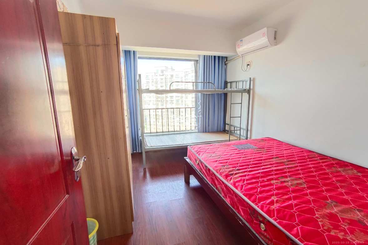 中城丽景香山园 4室2厅2卫 3300.0元/月 中城丽景香山园 4室2厅2卫 3300.0元/月室内图