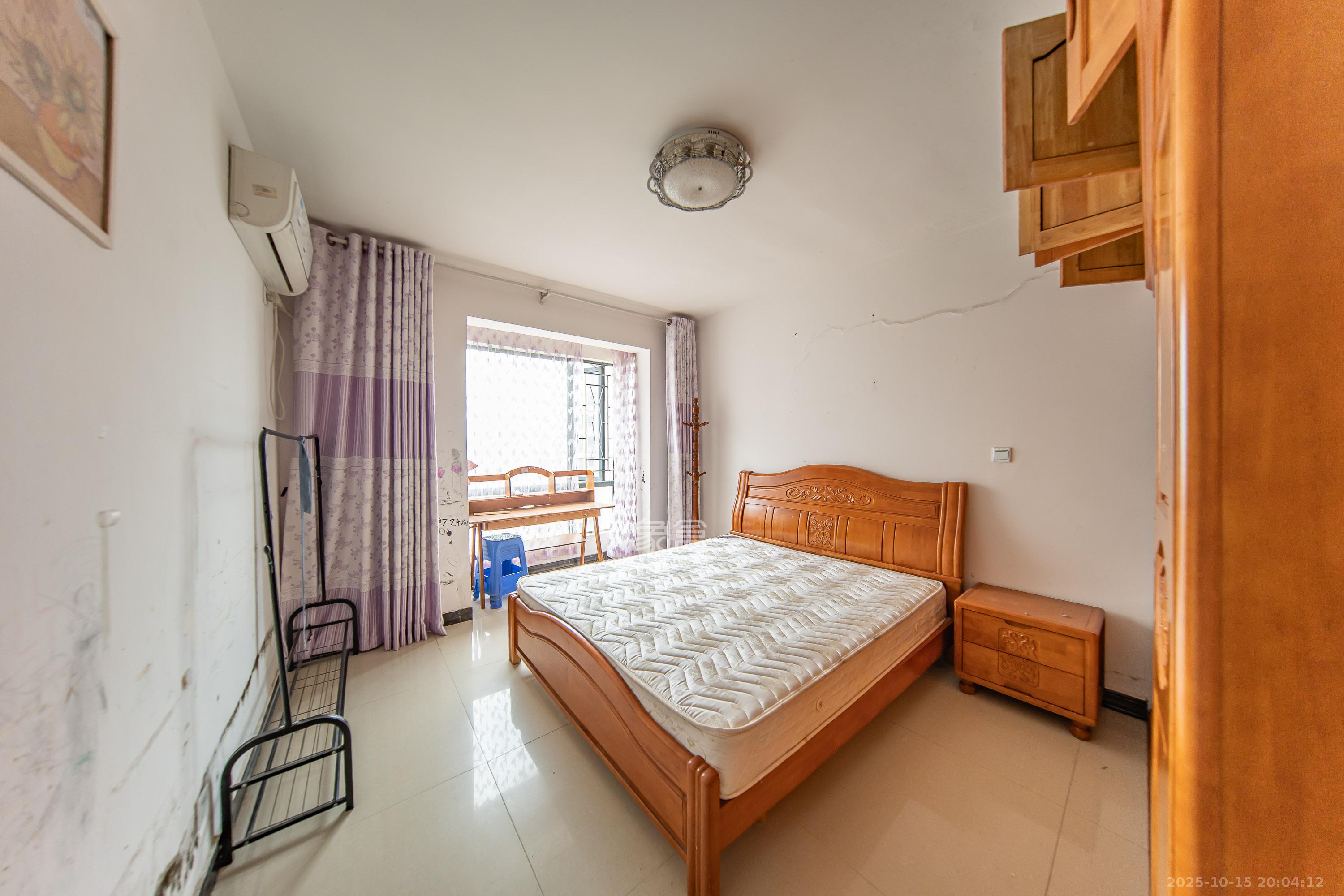 中建麓山和苑  3室2厅2卫    72.0万 中建麓山和苑  3室2厅2卫    72.0万卧室