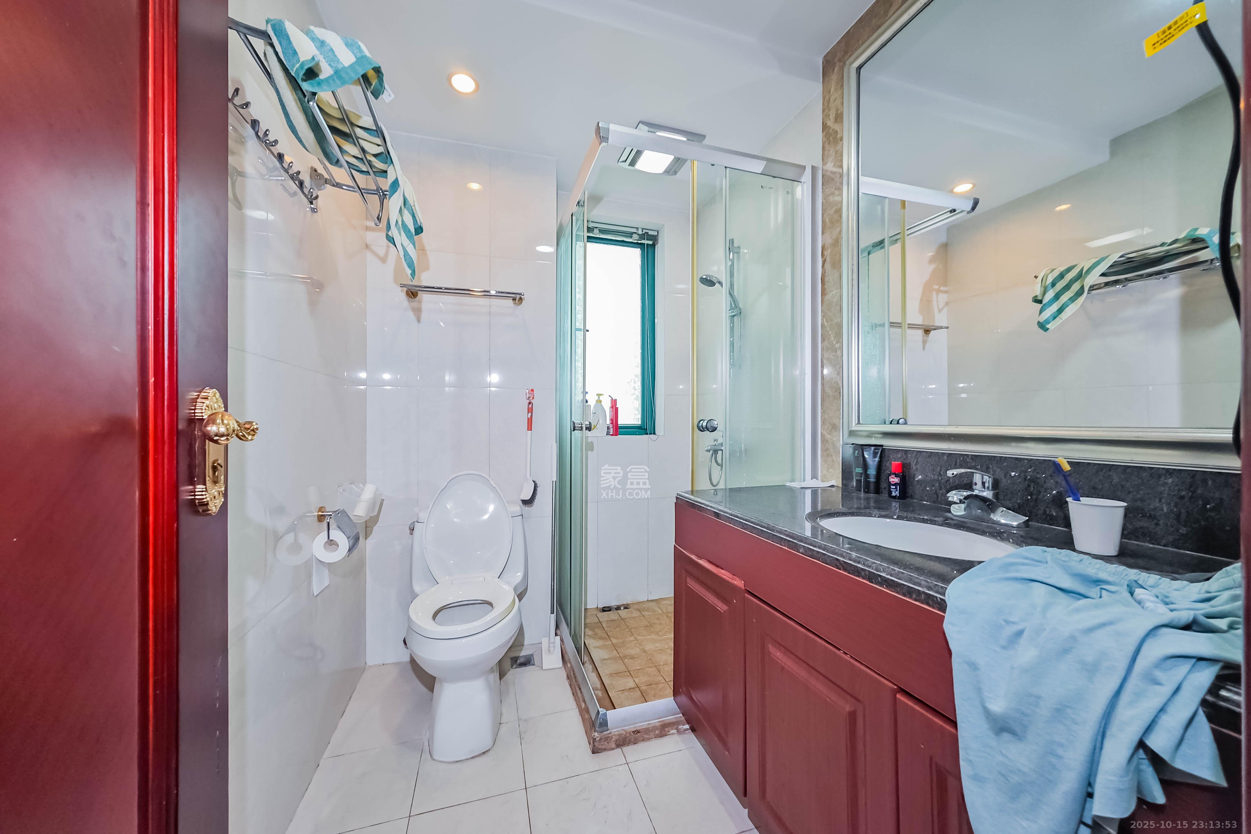 恒大绿洲  3室2厅2卫    102.0万卫生间