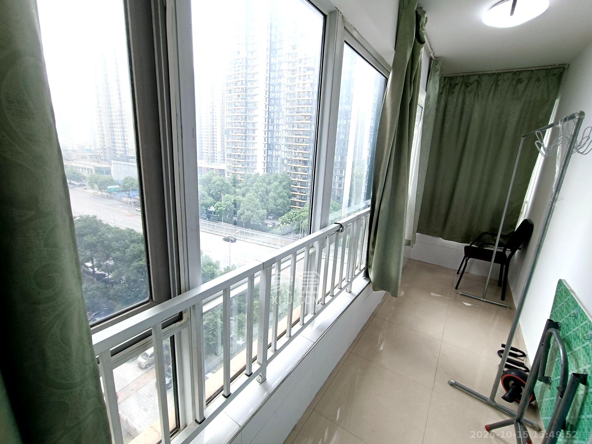 先锋东外滩  1室1厅1卫    1500.0元/月室内图