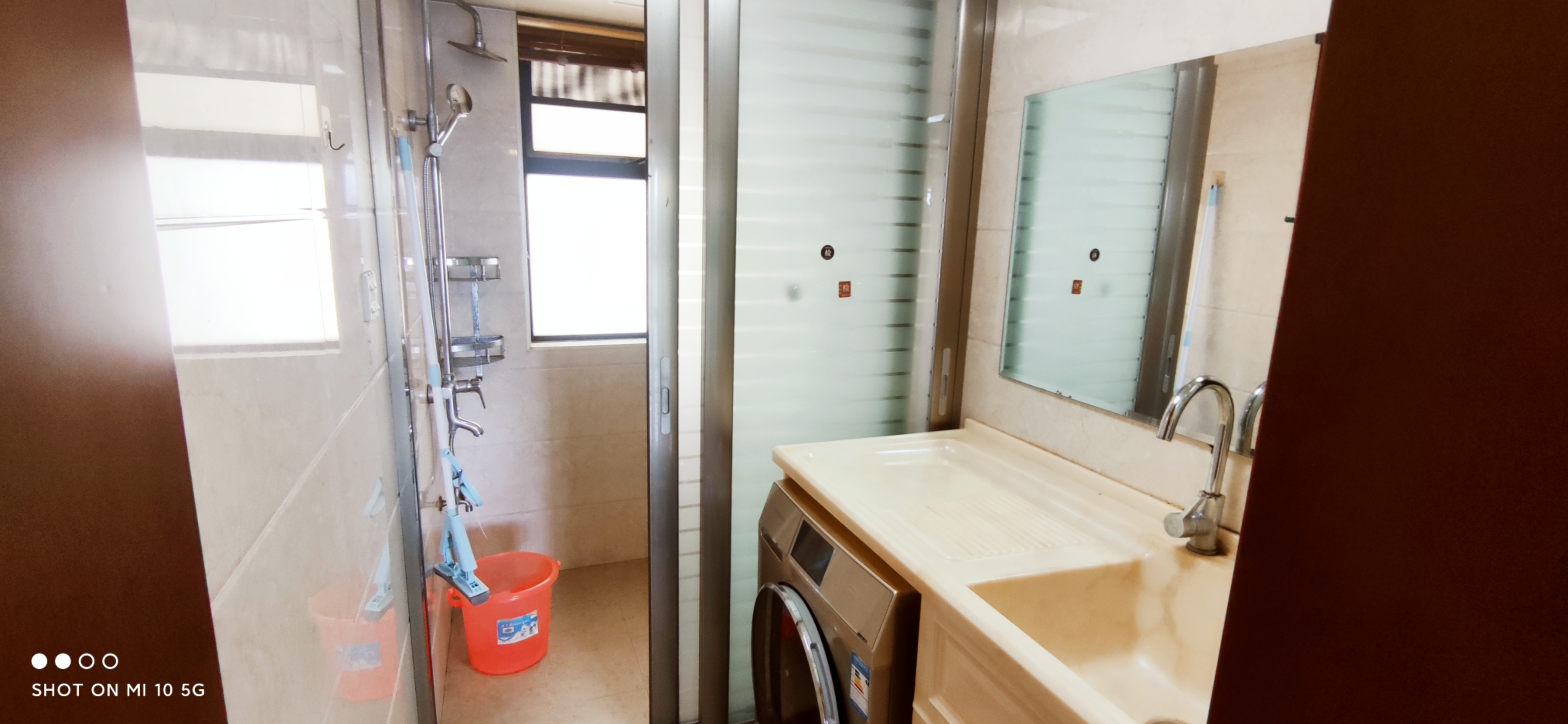 梓山湖公馆 3室2厅2卫 2680.0元/月 梓山湖公馆 3室2厅2卫 2680.0元/月室内图