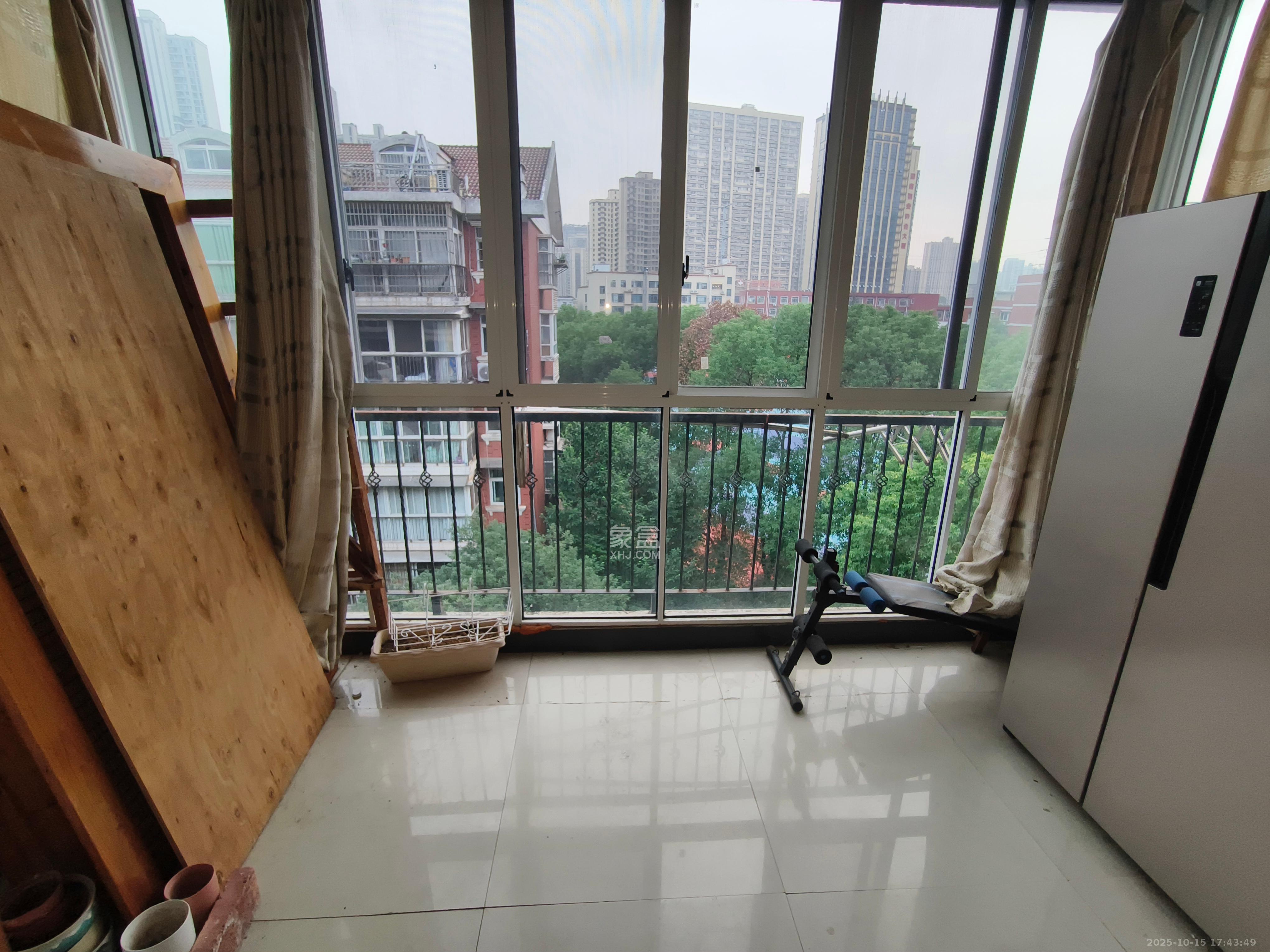 紫薇苑  4室2厅2卫    1800.0元/月室内图