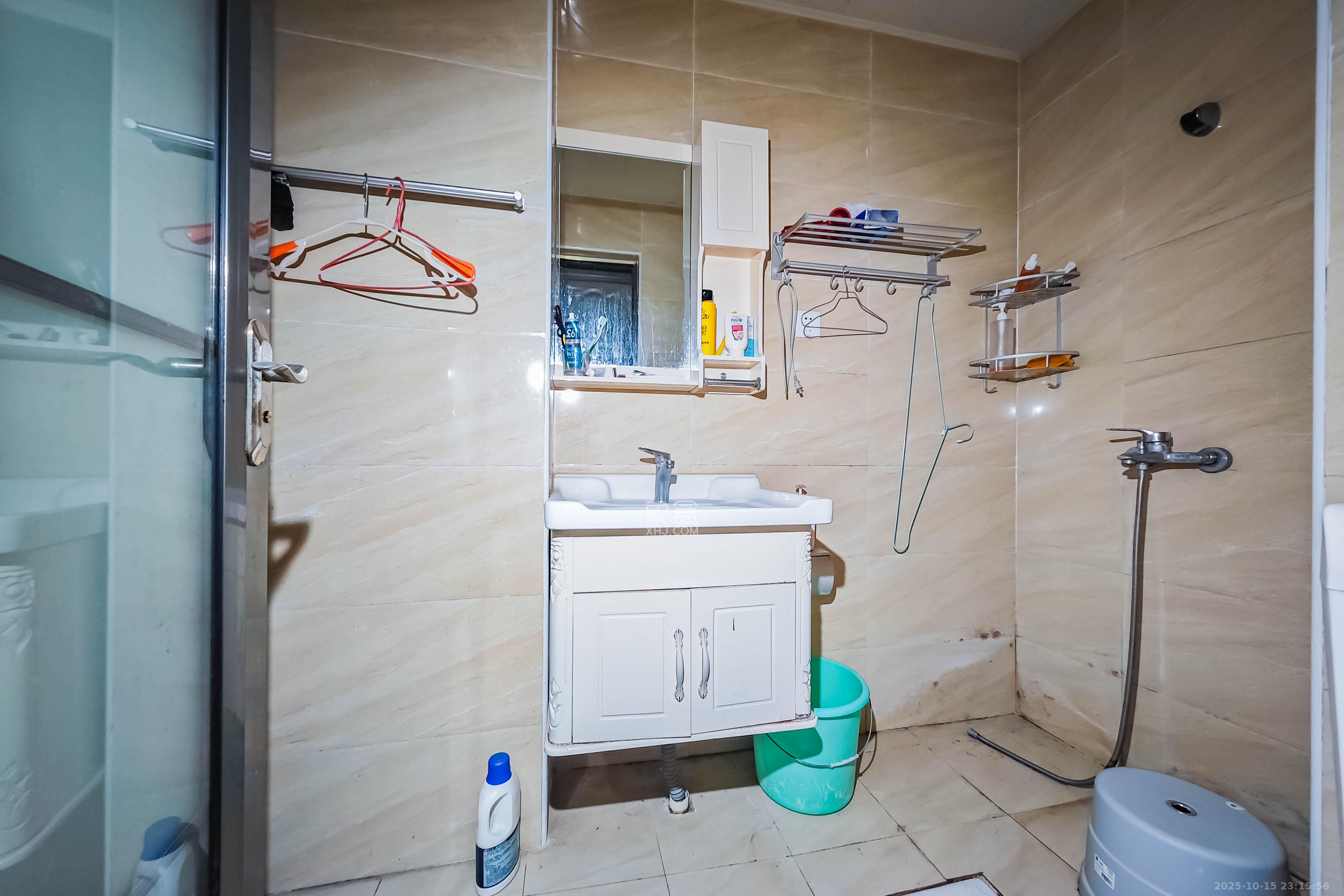 乐尚城 1室1厅1卫 18.0万 乐尚城 1室1厅1卫 18.0万卫生间