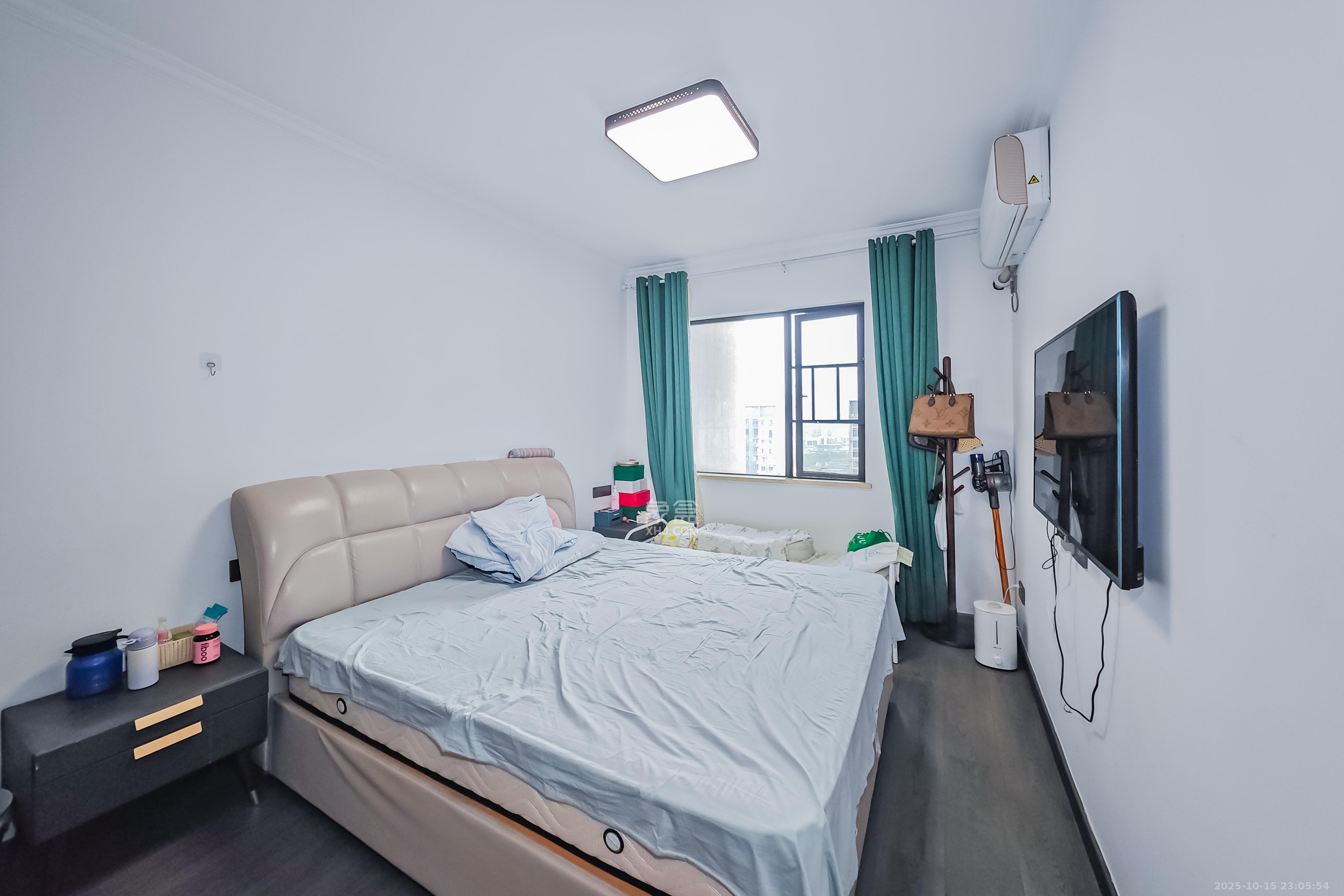 五江天街北区  4室2厅2卫    127.0万卧室