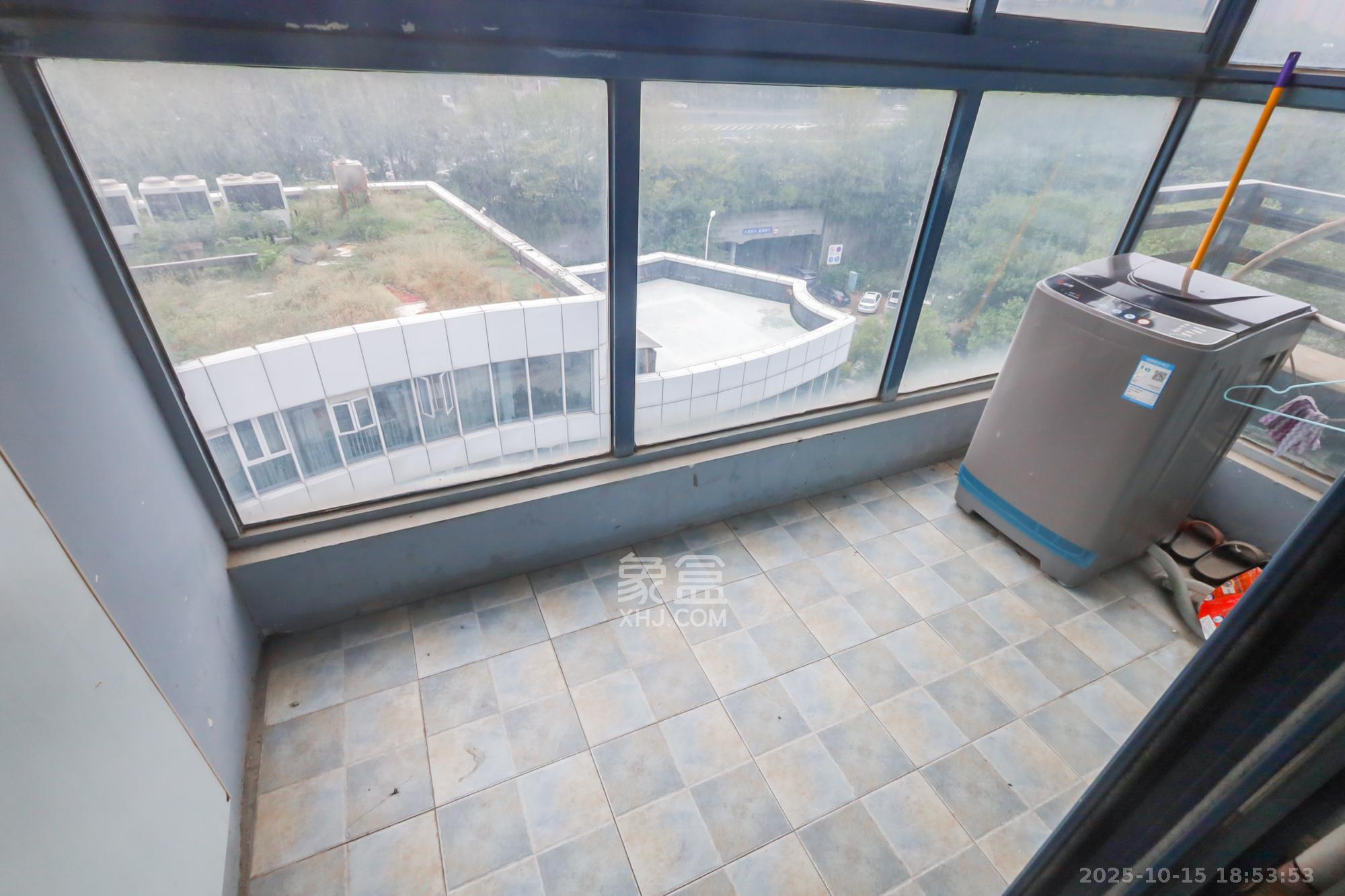 绿地中央广场  2室2厅1卫    36.0万 绿地中央广场  2室2厅1卫    36.0万阳台