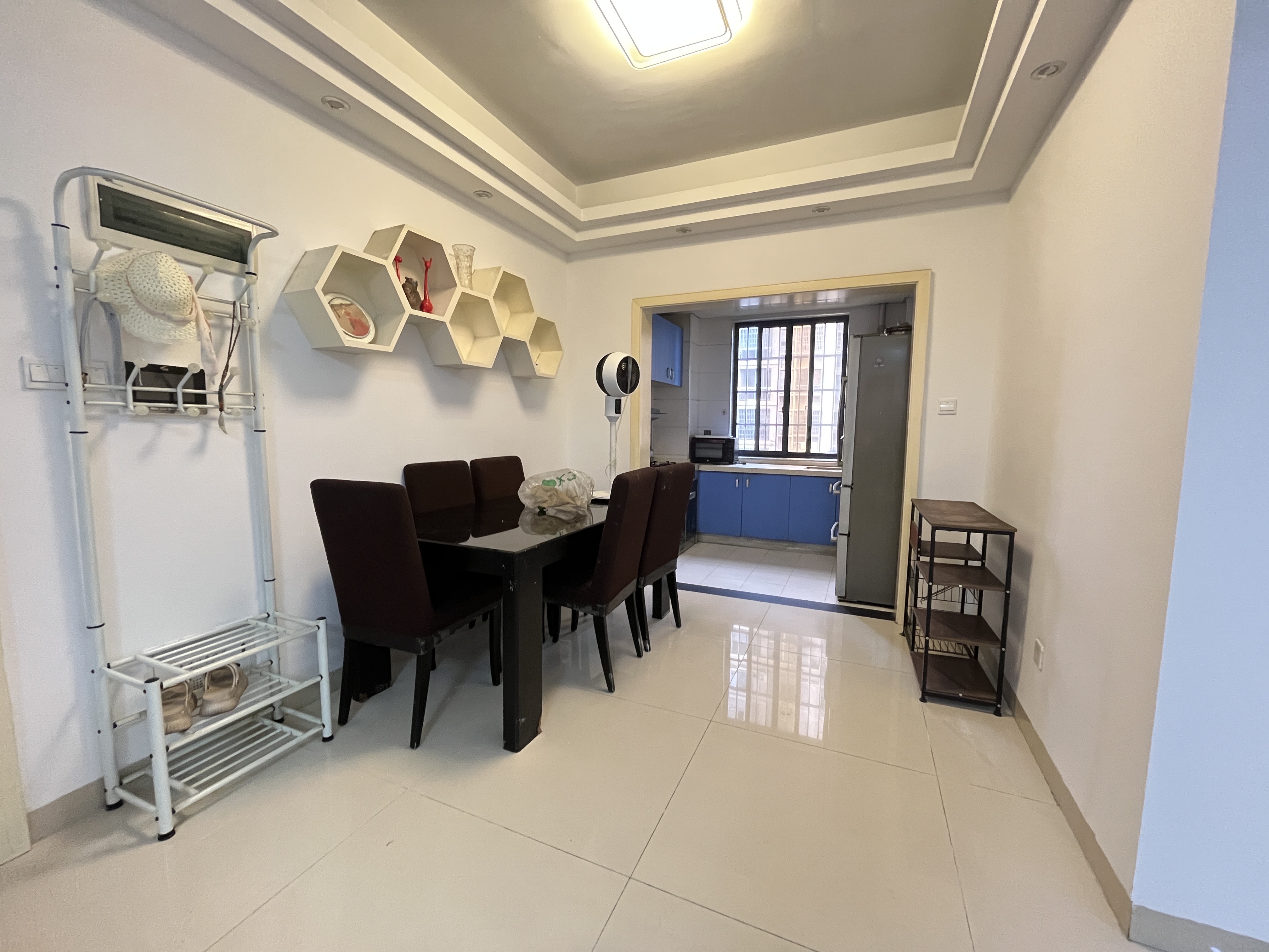 盛世东方  3室2厅2卫    49.8万客厅