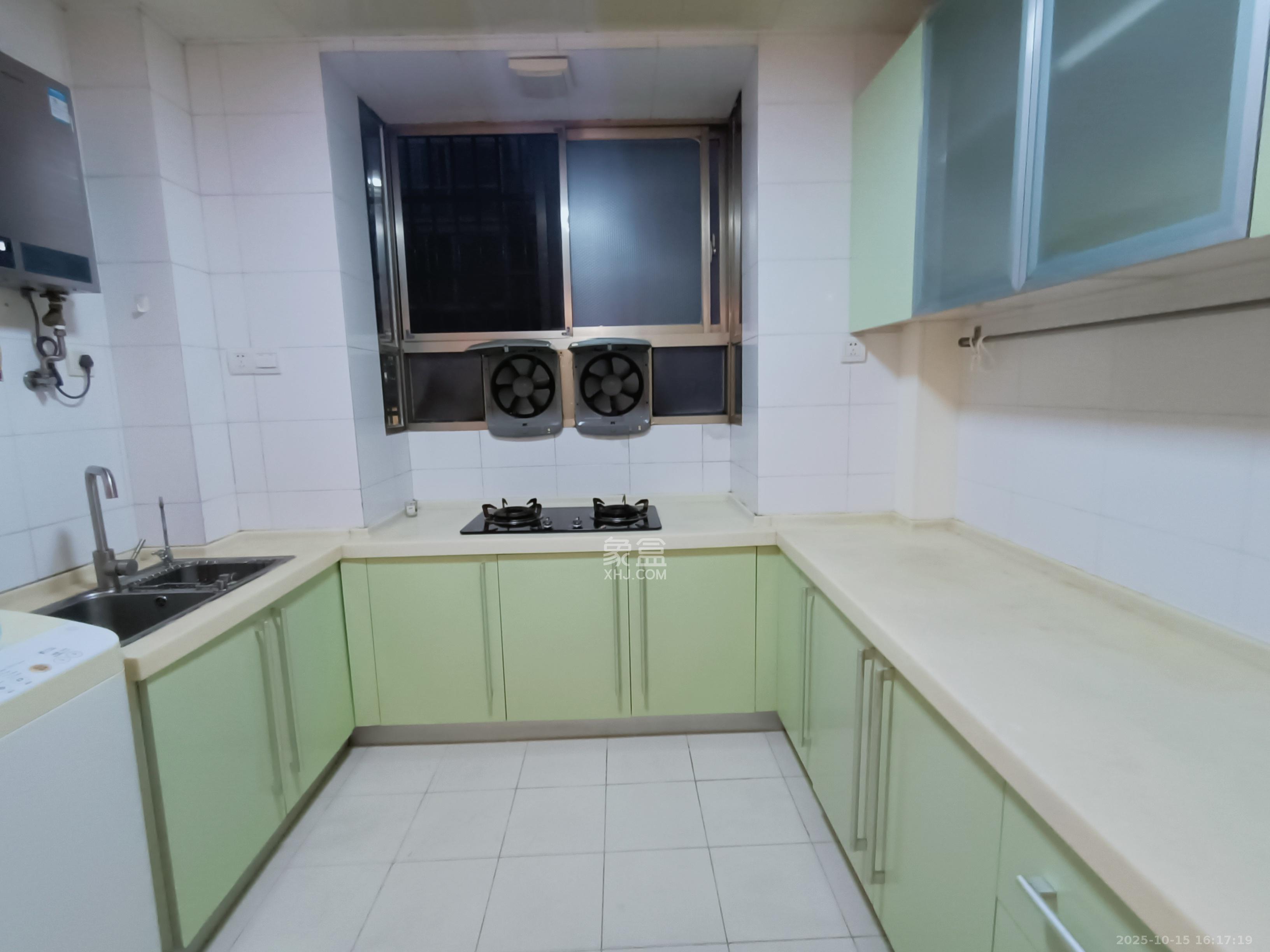 荷花园电信宿舍(天辰荷花苑)  2室1厅1卫    2200.0元/月 荷花园电信宿舍(天辰荷花苑)  2室1厅1卫    2200.0元/月室内图