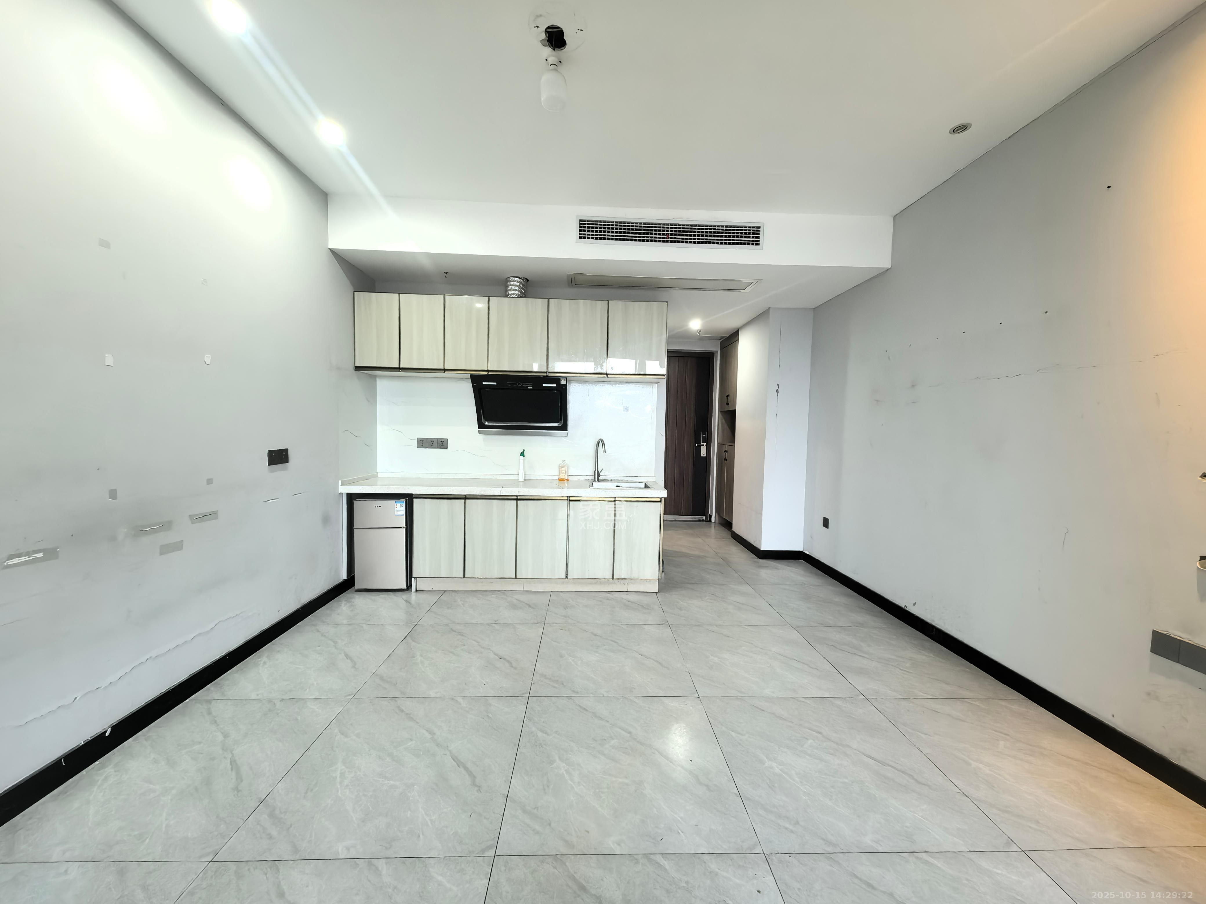 公园9号大都会  1室1厅1卫    2300.0元/月