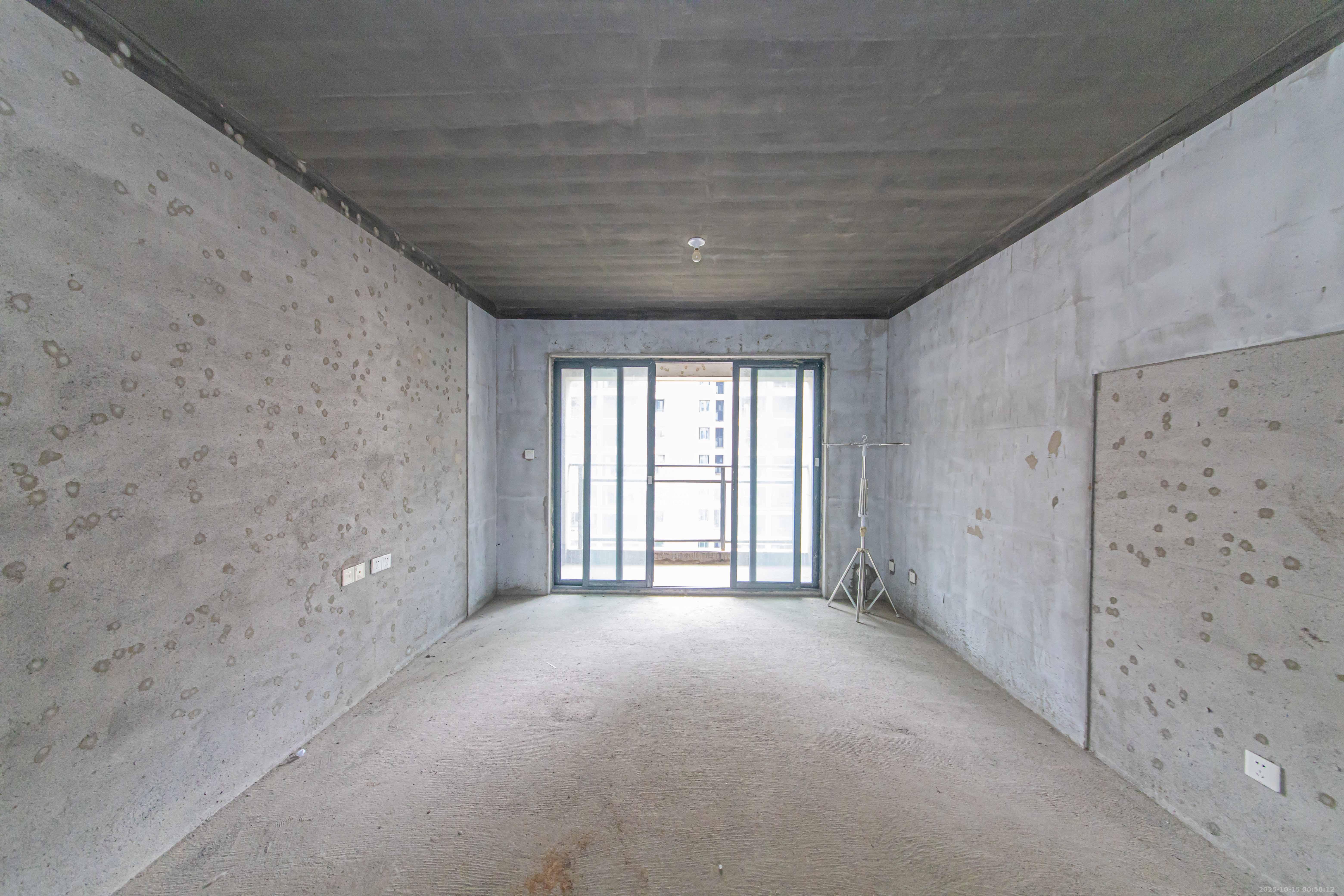 鑫远玲珑  3室2厅1卫    105.0万