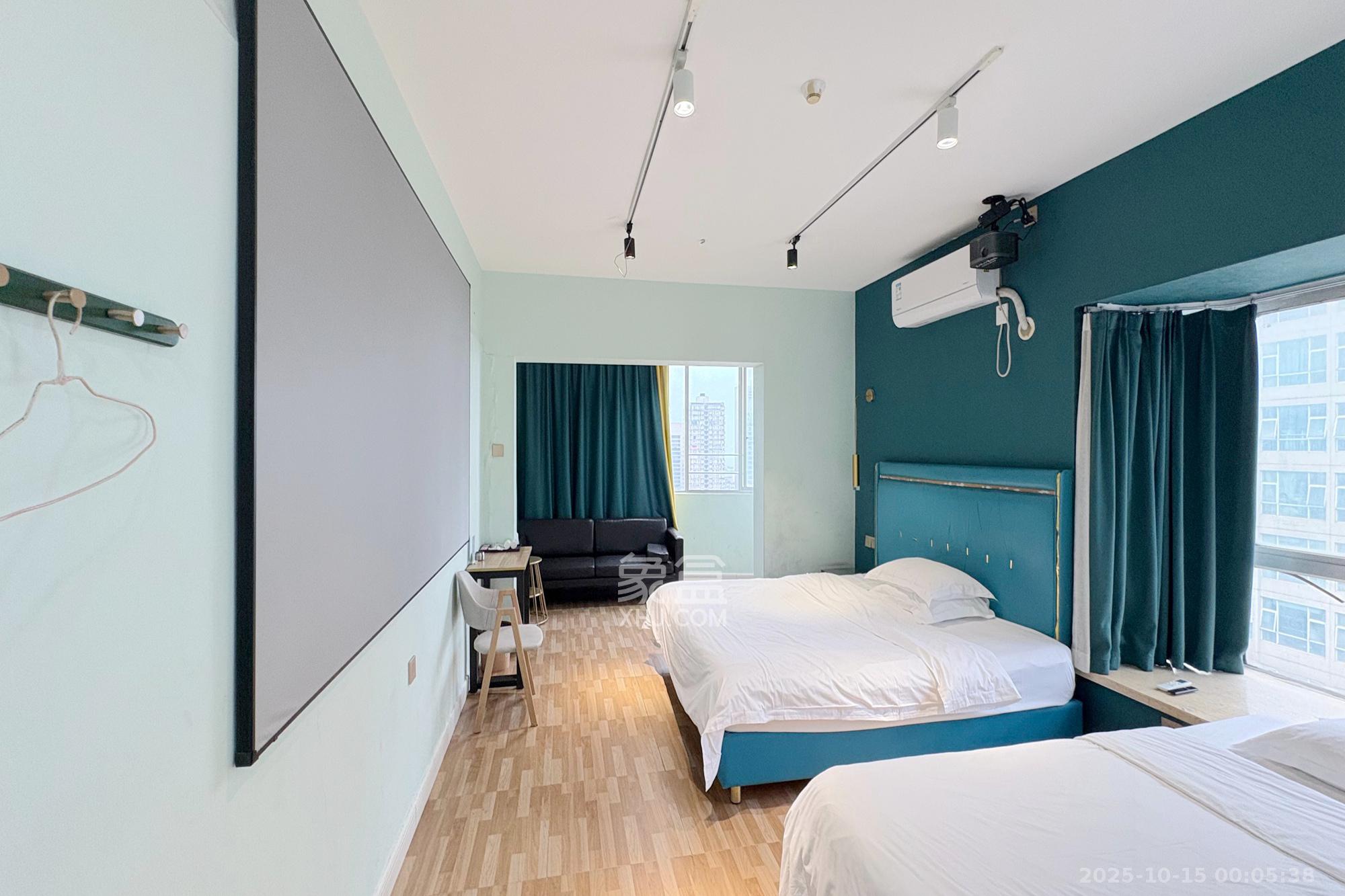 景江东方 1室1厅1卫 45.0万 景江东方 1室1厅1卫 45.0万客厅