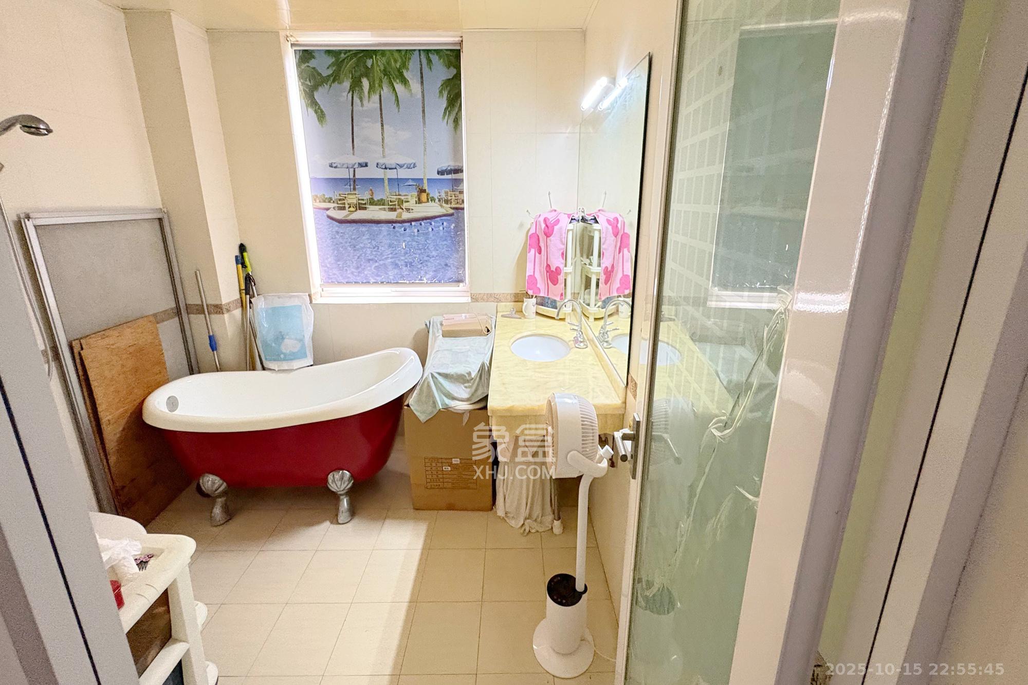 芙蓉区国土局单位房  4室2厅3卫    216.0万 芙蓉区国土局单位房  4室2厅3卫    216.0万卫生间