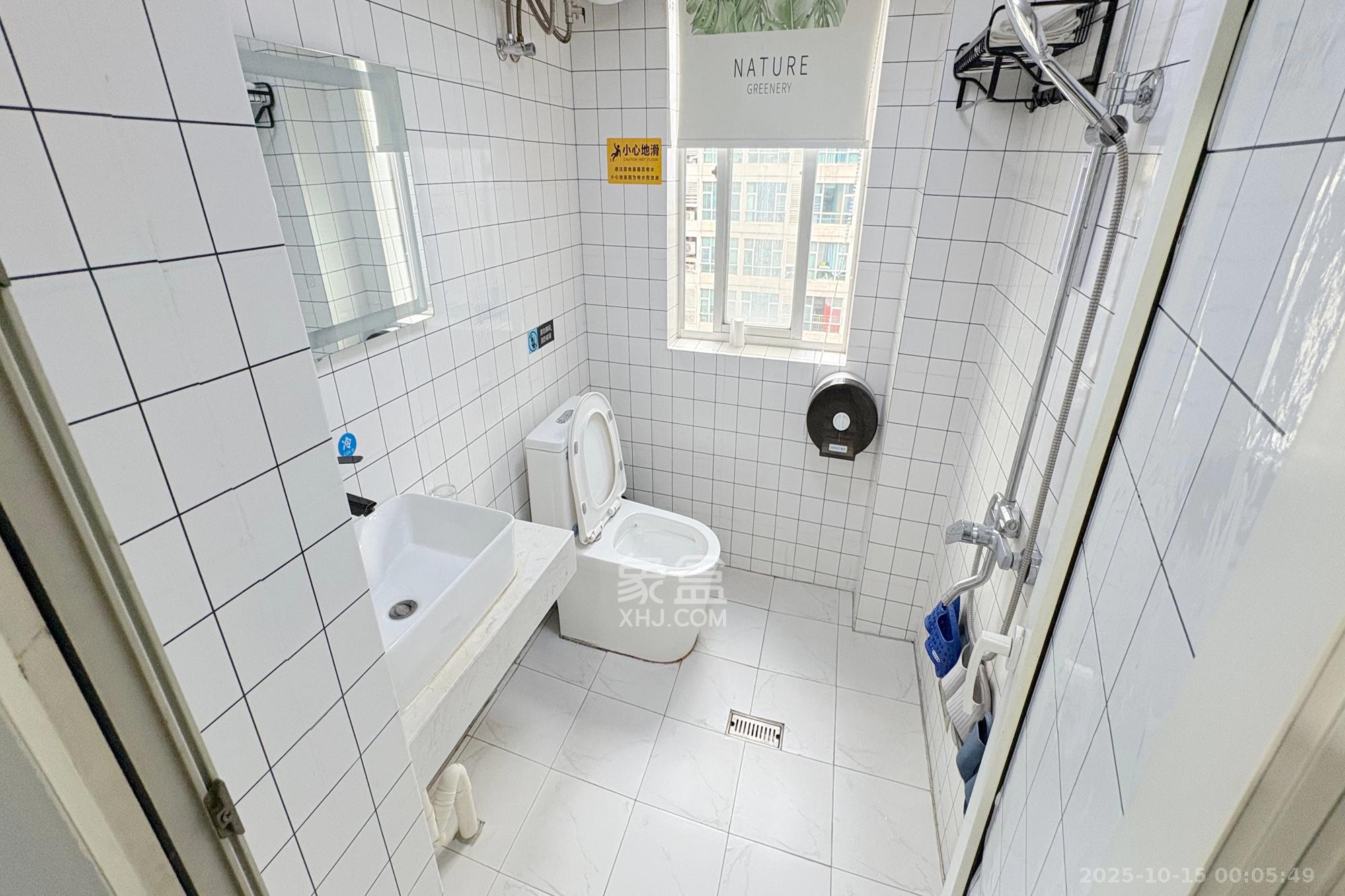 景江东方 1室1厅1卫 45.0万 景江东方 1室1厅1卫 45.0万卫生间