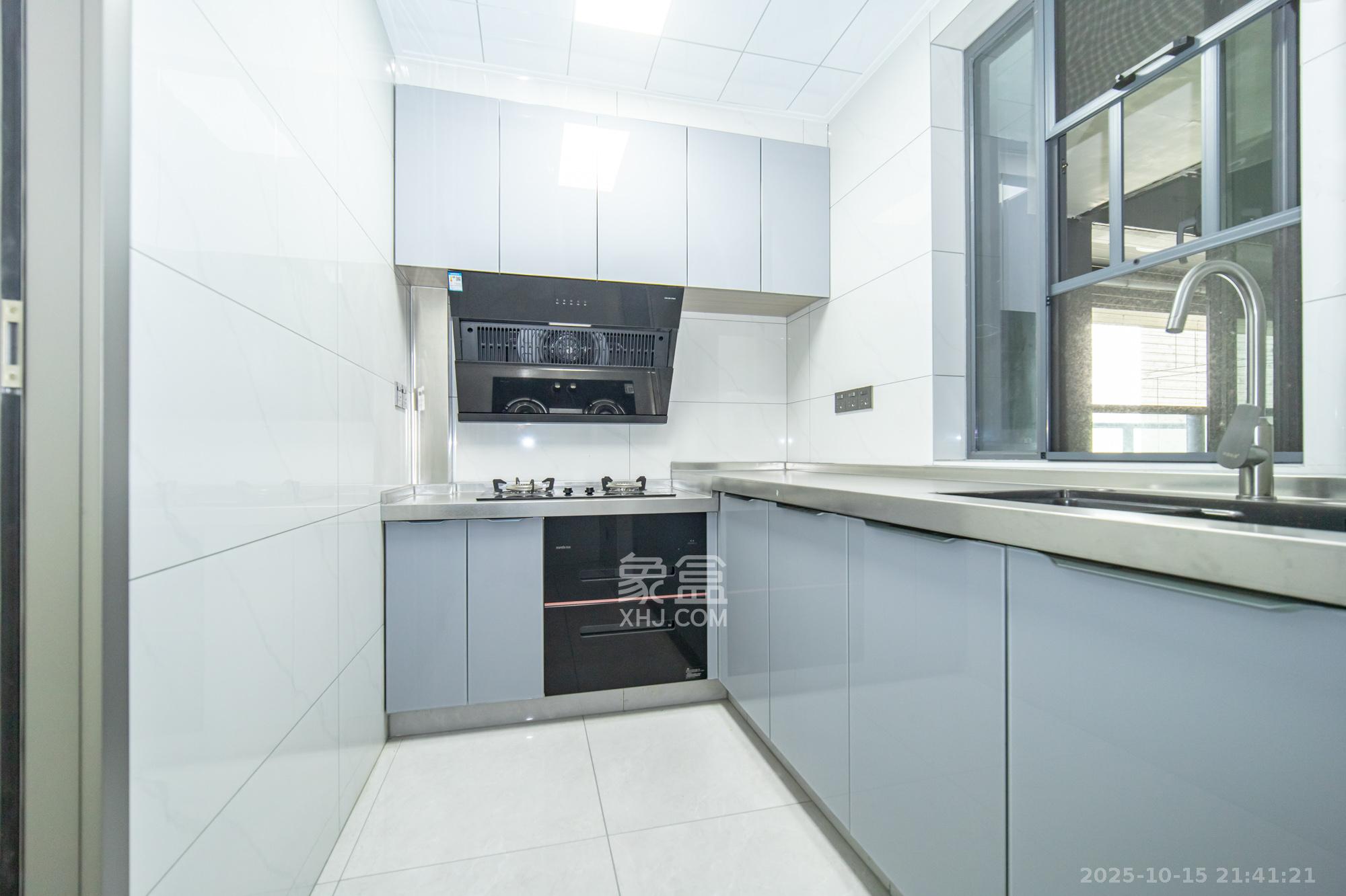 绿城美的明月江南  3室2厅1卫    108.0万厨房