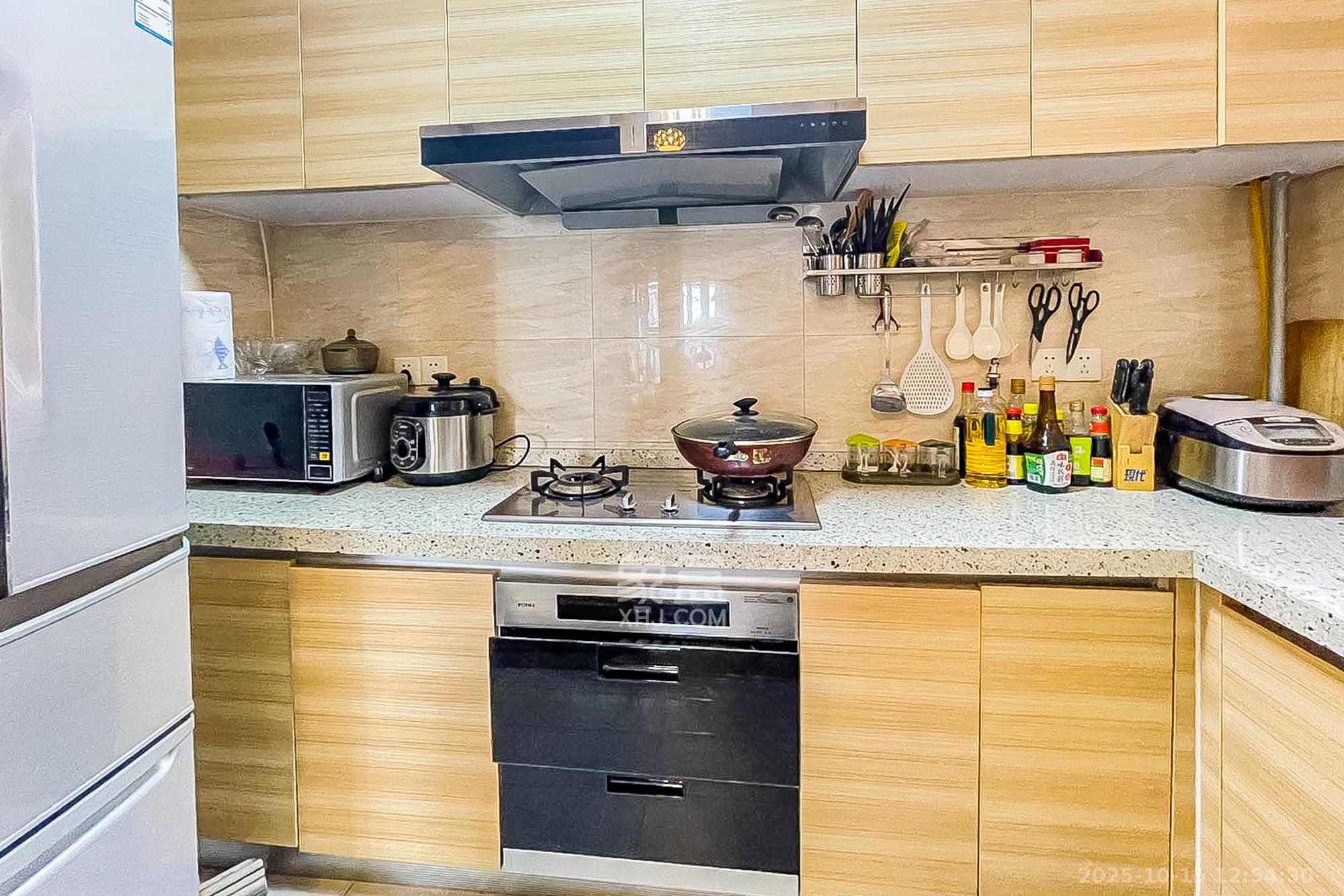 珠江郦城公园1号  2室1厅1卫    85.0万 珠江郦城公园1号  2室1厅1卫    85.0万厨房