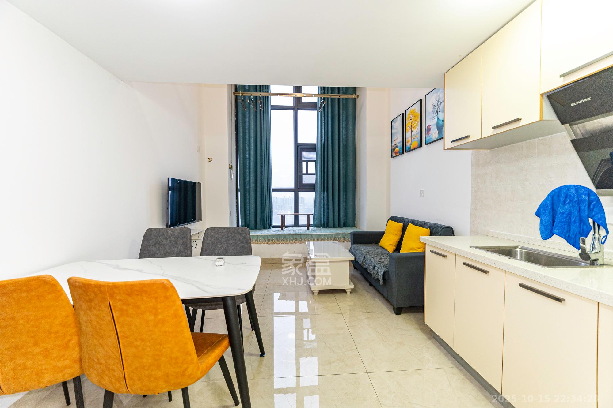 弘坤云寓  1室1厅1卫    29.5万 弘坤云寓  1室1厅1卫    29.5万客厅