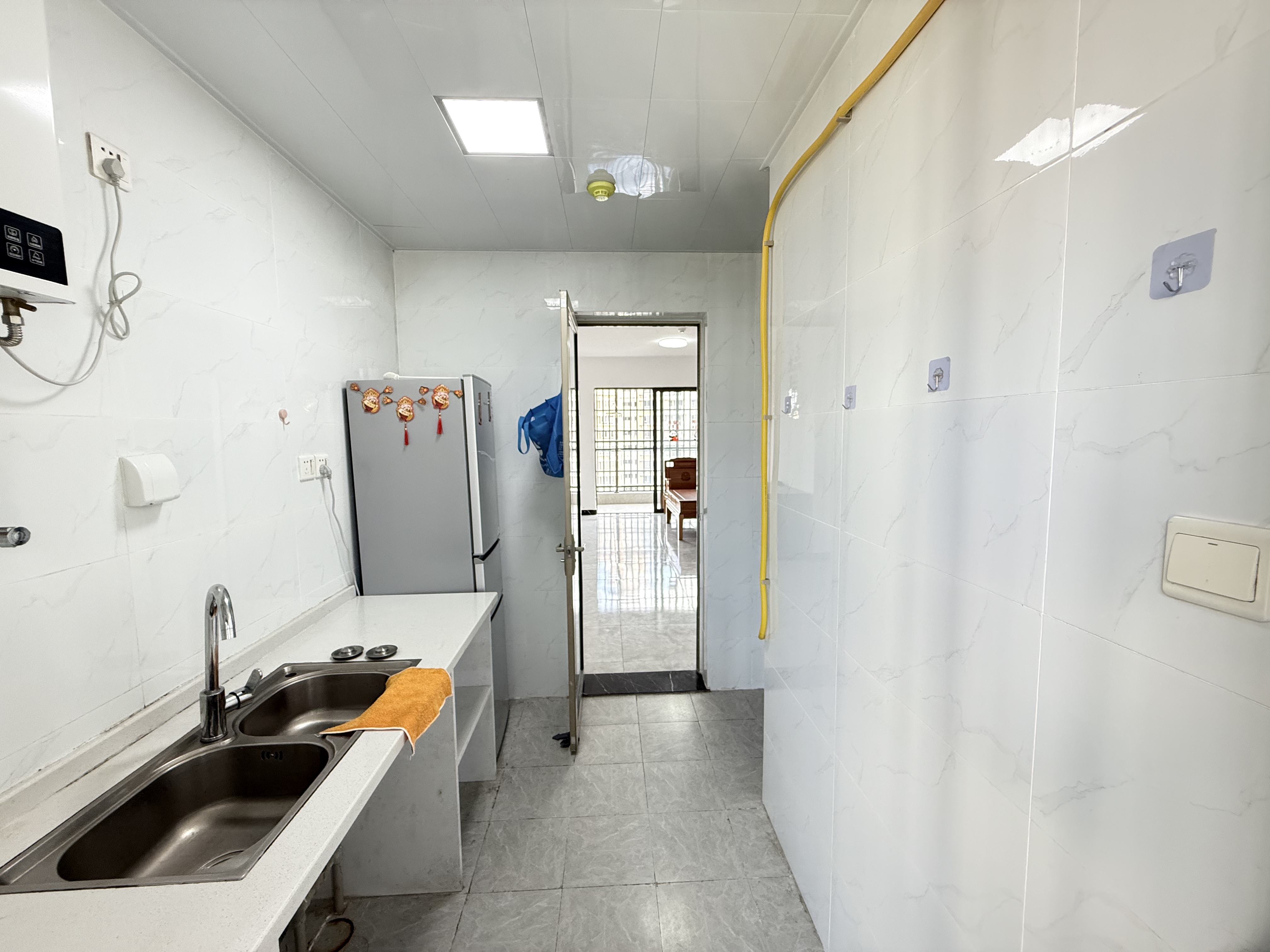 坡博家园一区 4室2厅2卫 3100.0元/月 坡博家园一区 4室2厅2卫 3100.0元/月室内图