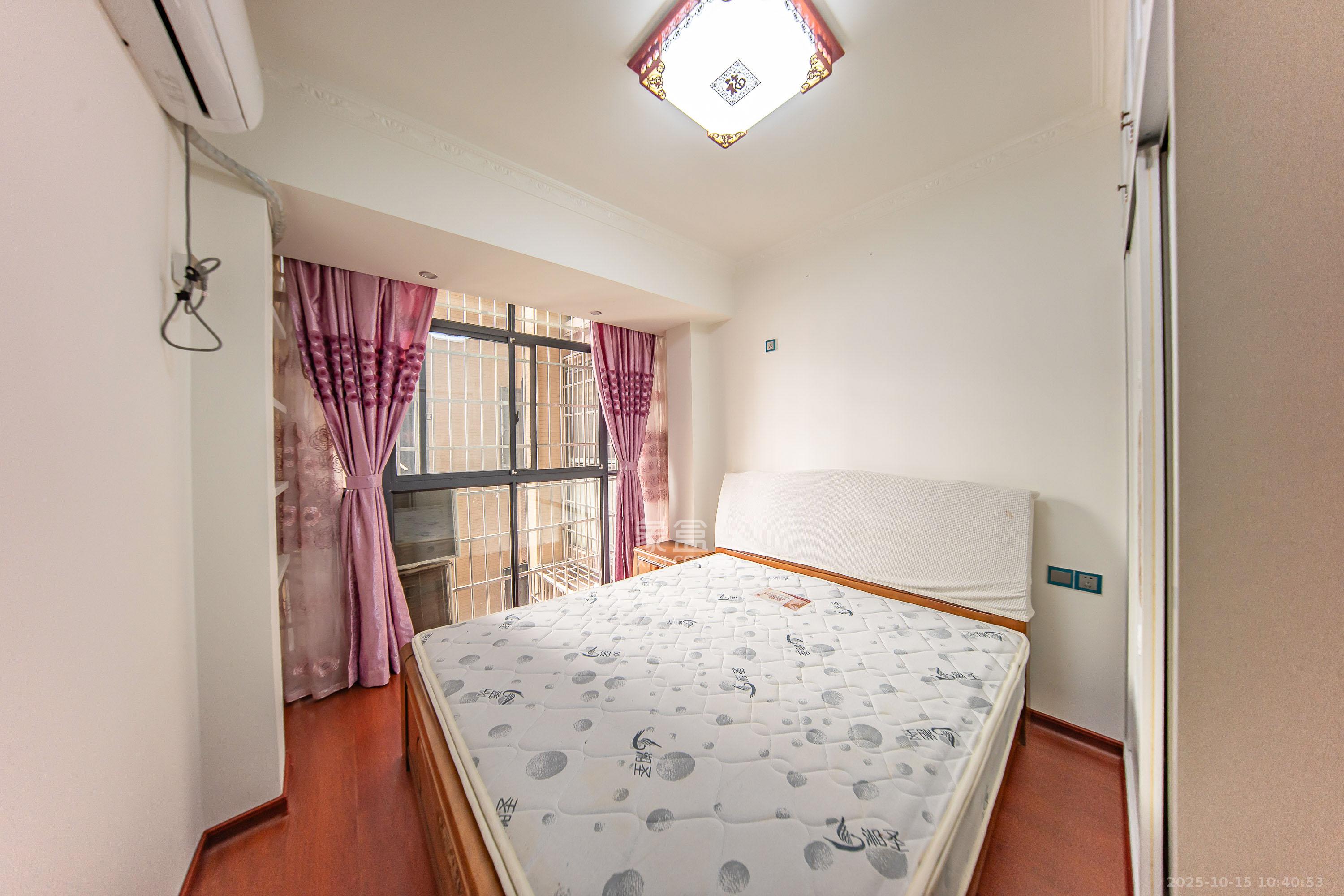 湘桥佳苑  3室2厅2卫    2300.0元/月 湘桥佳苑  3室2厅2卫    2300.0元/月室内图