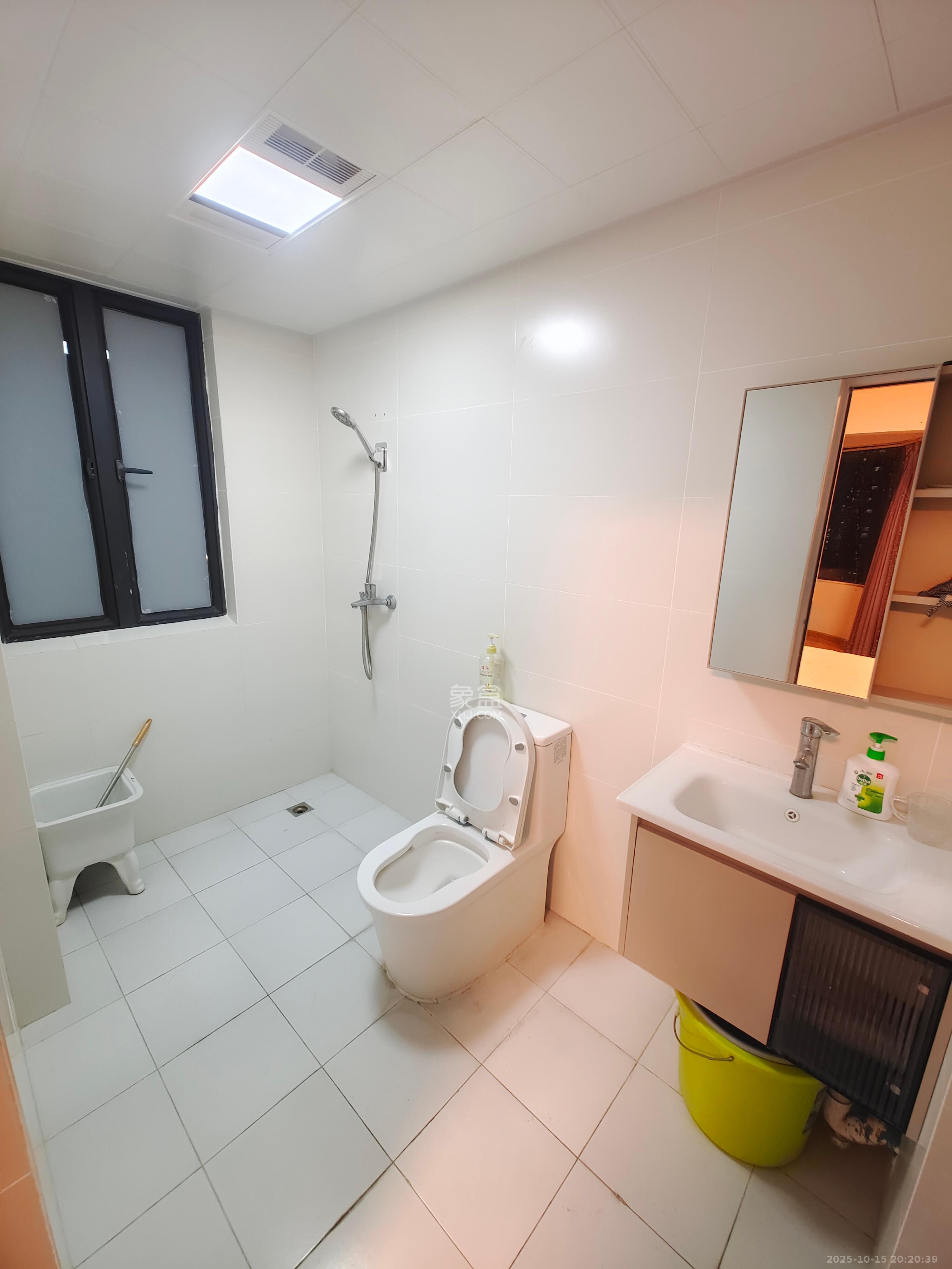 西城龙庭 3室2厅2卫 2700.0元/月 西城龙庭 3室2厅2卫 2700.0元/月室内图