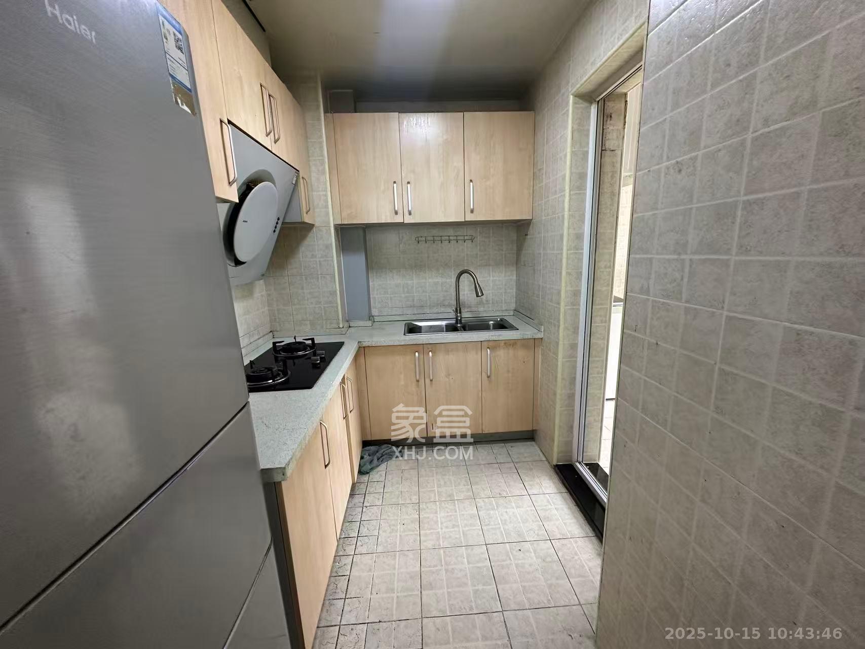 蓝光幸福满庭 3室2厅1卫 2300.0元/月 蓝光幸福满庭 3室2厅1卫 2300.0元/月室内图