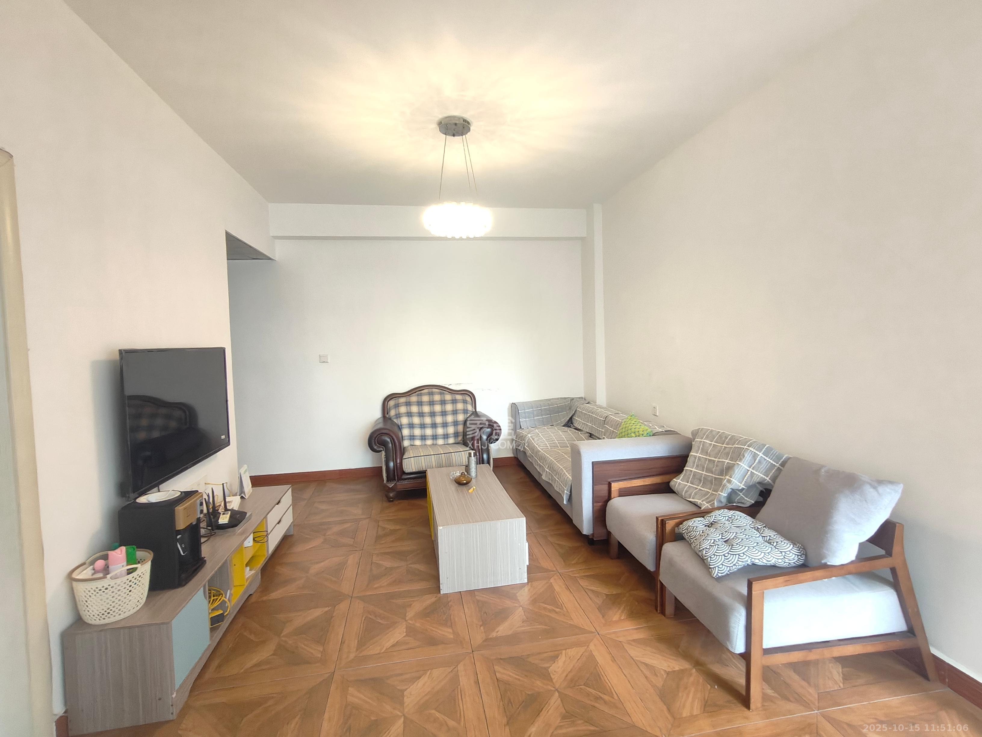 华韵城市海岸(城市水岸苑) 3室1厅1卫 2500.0元/月 华韵城市海岸(城市水岸苑) 3室1厅1卫 2500.0元/月室内图