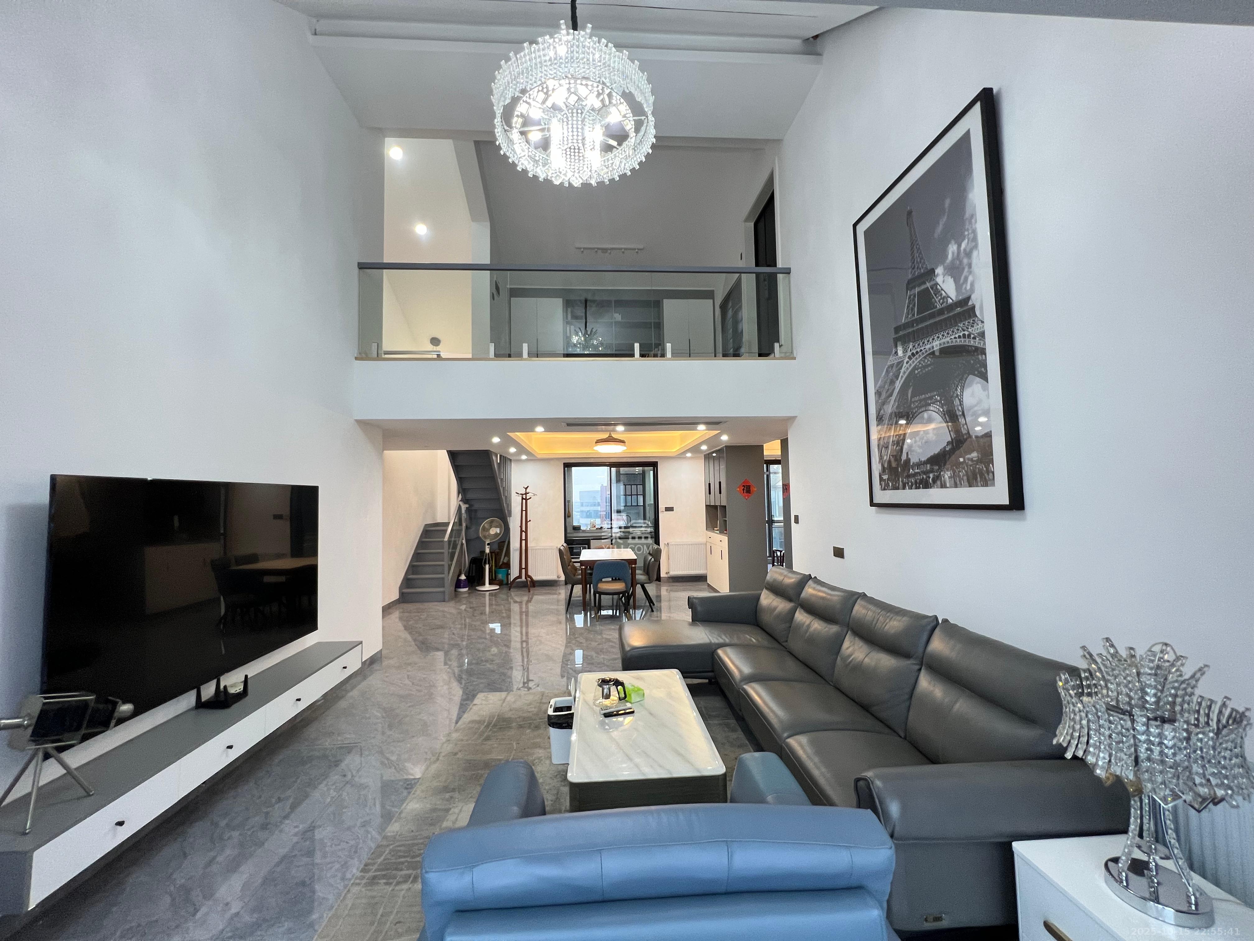 沃家苑  4室2厅1卫    118.0万 沃家苑  4室2厅1卫    118.0万客厅