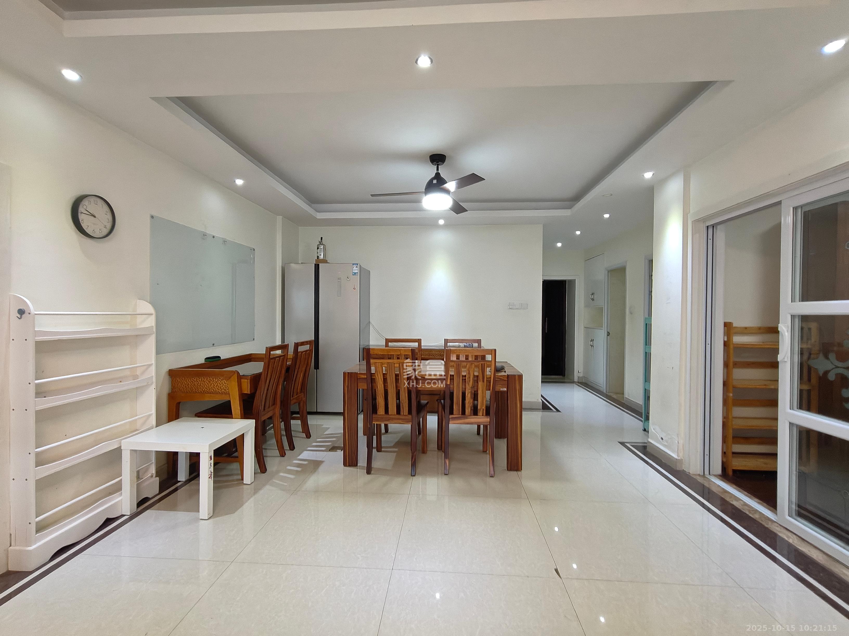 城市花园 3室2厅2卫 3500.0元/月 城市花园 3室2厅2卫 3500.0元/月室内图