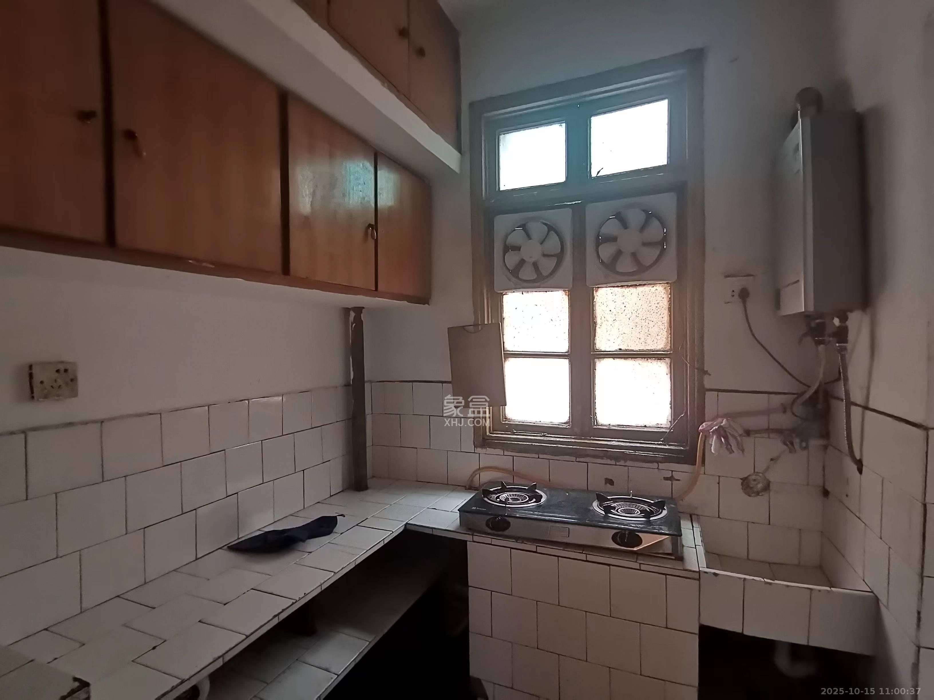 赤岗小区(一二三片)  2室1厅1卫    1300.0元/月 赤岗小区(一二三片)  2室1厅1卫    1300.0元/月室内图