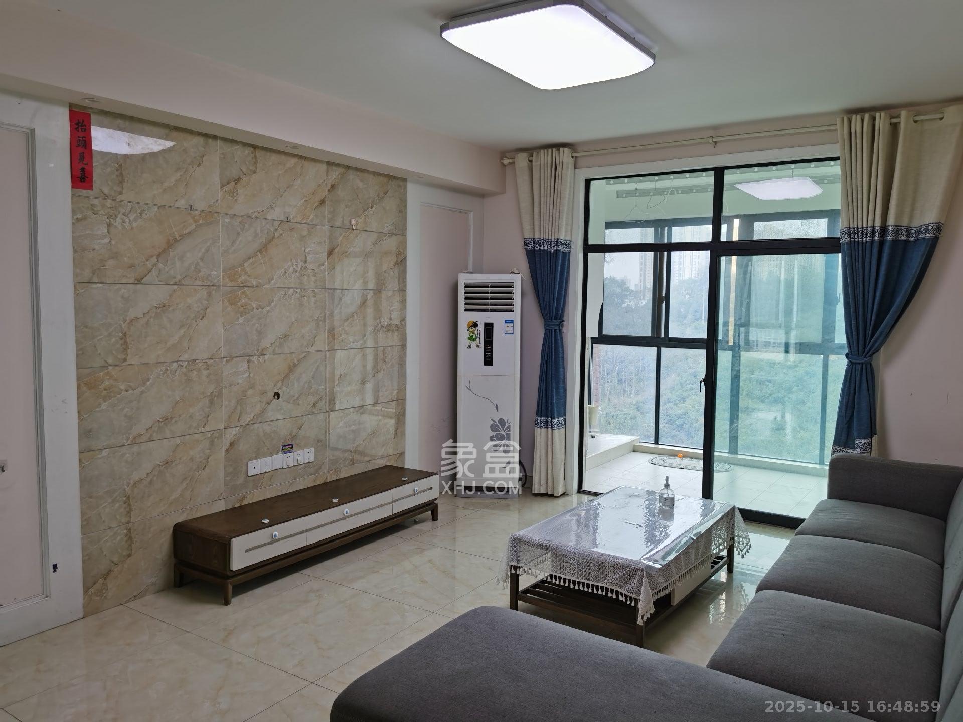 翡翠云天 1室2厅1卫 1900.0元/月 翡翠云天 1室2厅1卫 1900.0元/月室内图