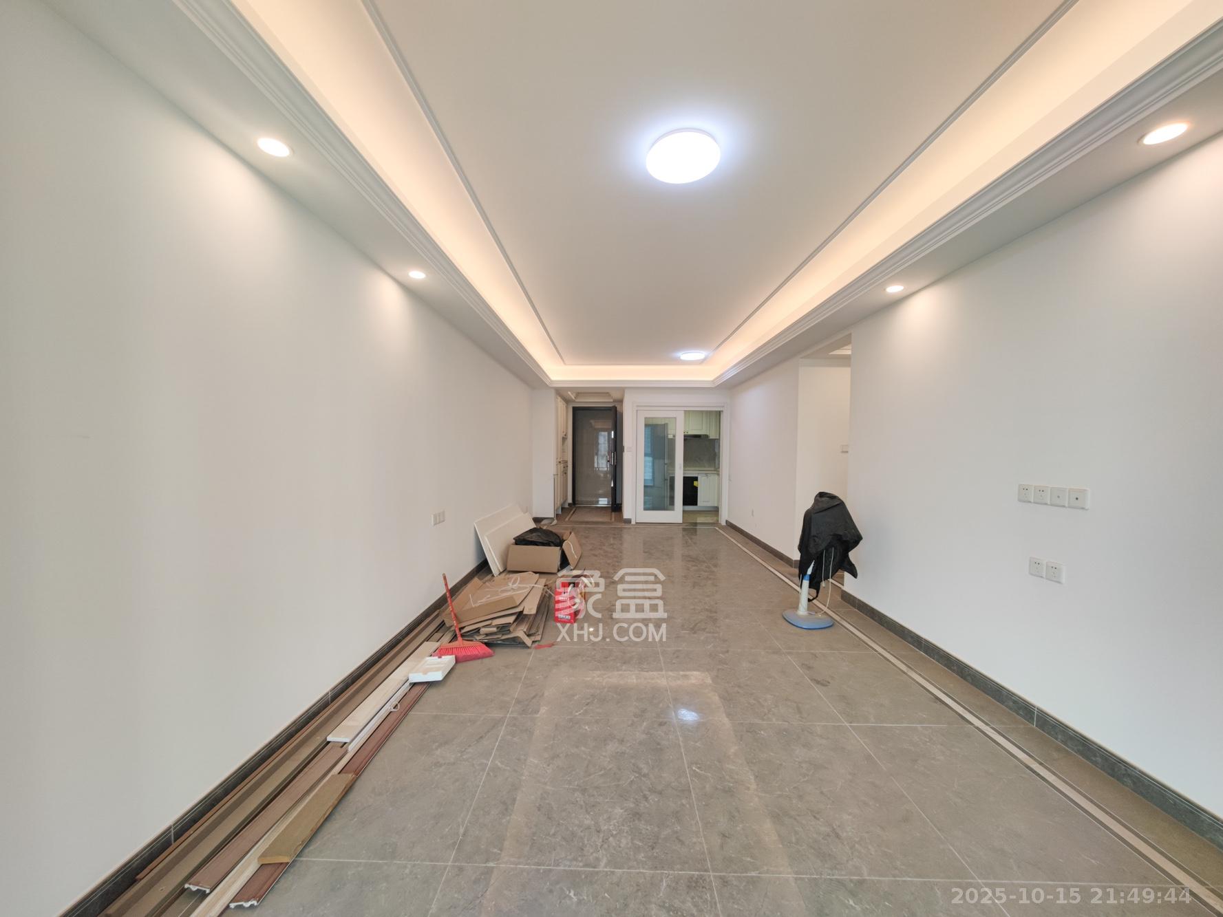 中海珑悦府  3室2厅2卫    135.0万