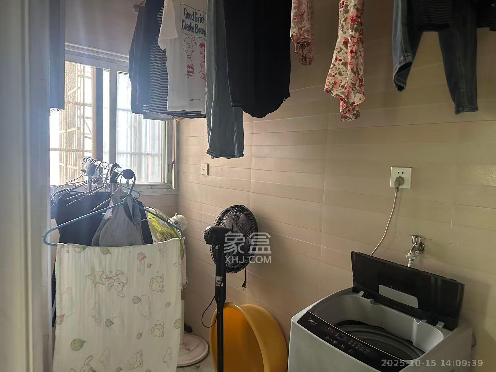 德润园  3室2厅1卫    2000.0元/月 德润园  3室2厅1卫    2000.0元/月室内图