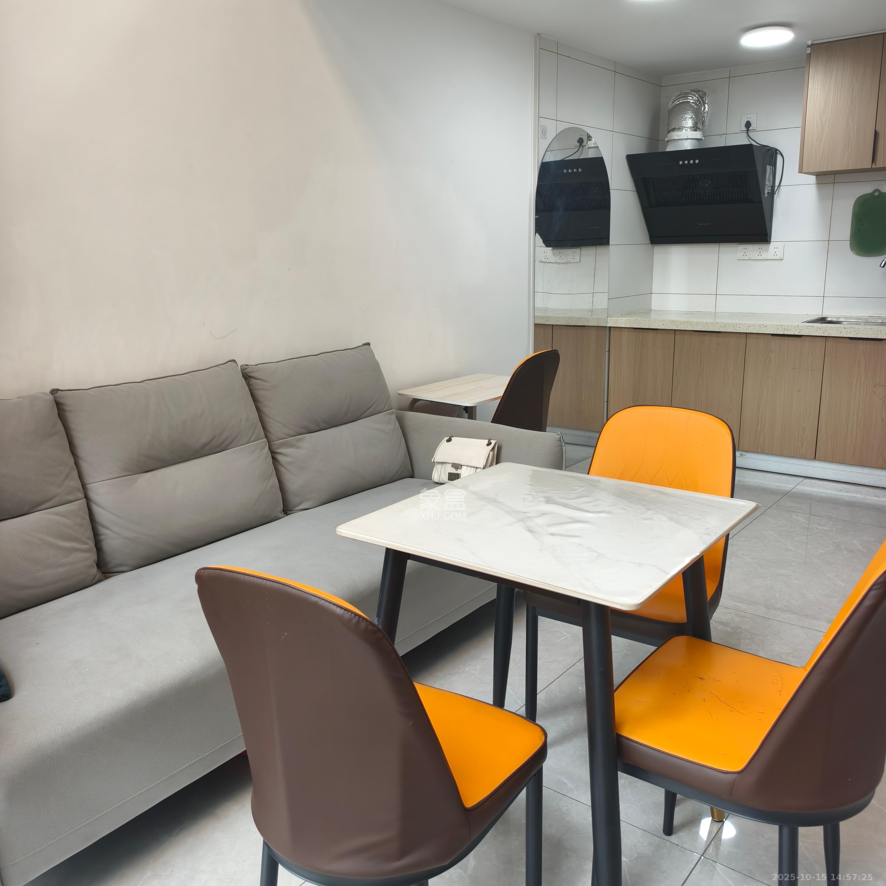 佳俊万家府  1室1厅1卫    1600.0元/月 佳俊万家府  1室1厅1卫    1600.0元/月