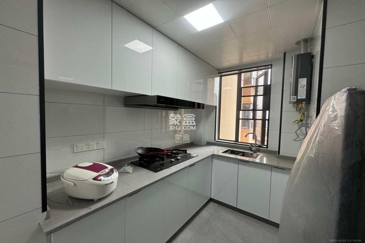 岭福家苑(天心佳苑)  2室2厅1卫    3200.0元/月 岭福家苑(天心佳苑)  2室2厅1卫    3200.0元/月室内图