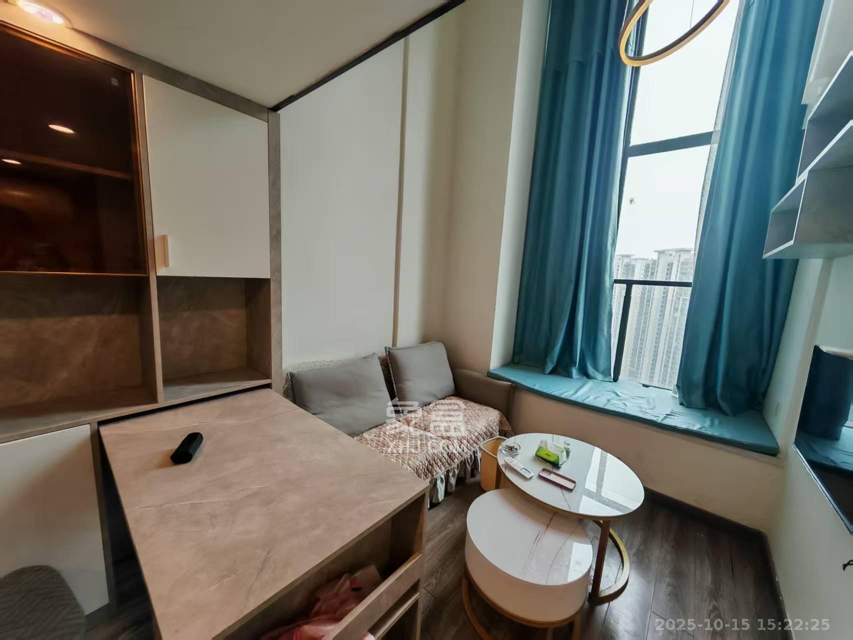 卓越浅水湾  1室1厅1卫    1700.0元/月 卓越浅水湾  1室1厅1卫    1700.0元/月