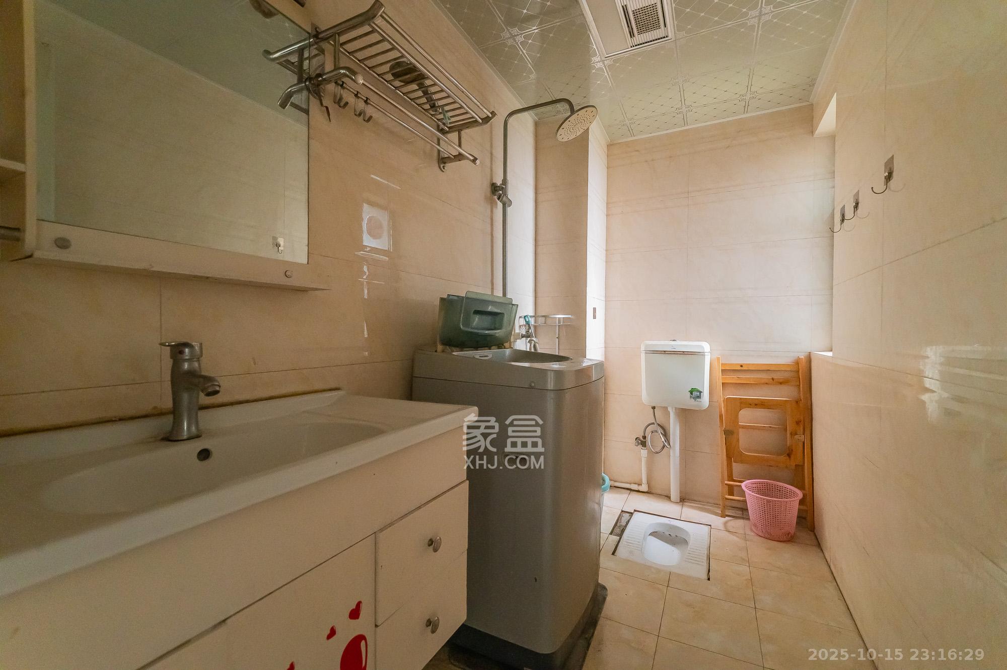 海伦春天  3室2厅2卫    79.8万卫生间