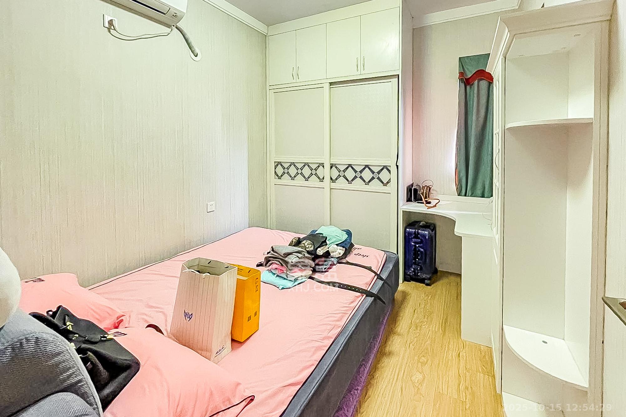 珠江郦城公园1号  2室1厅1卫    85.0万 珠江郦城公园1号  2室1厅1卫    85.0万卧室