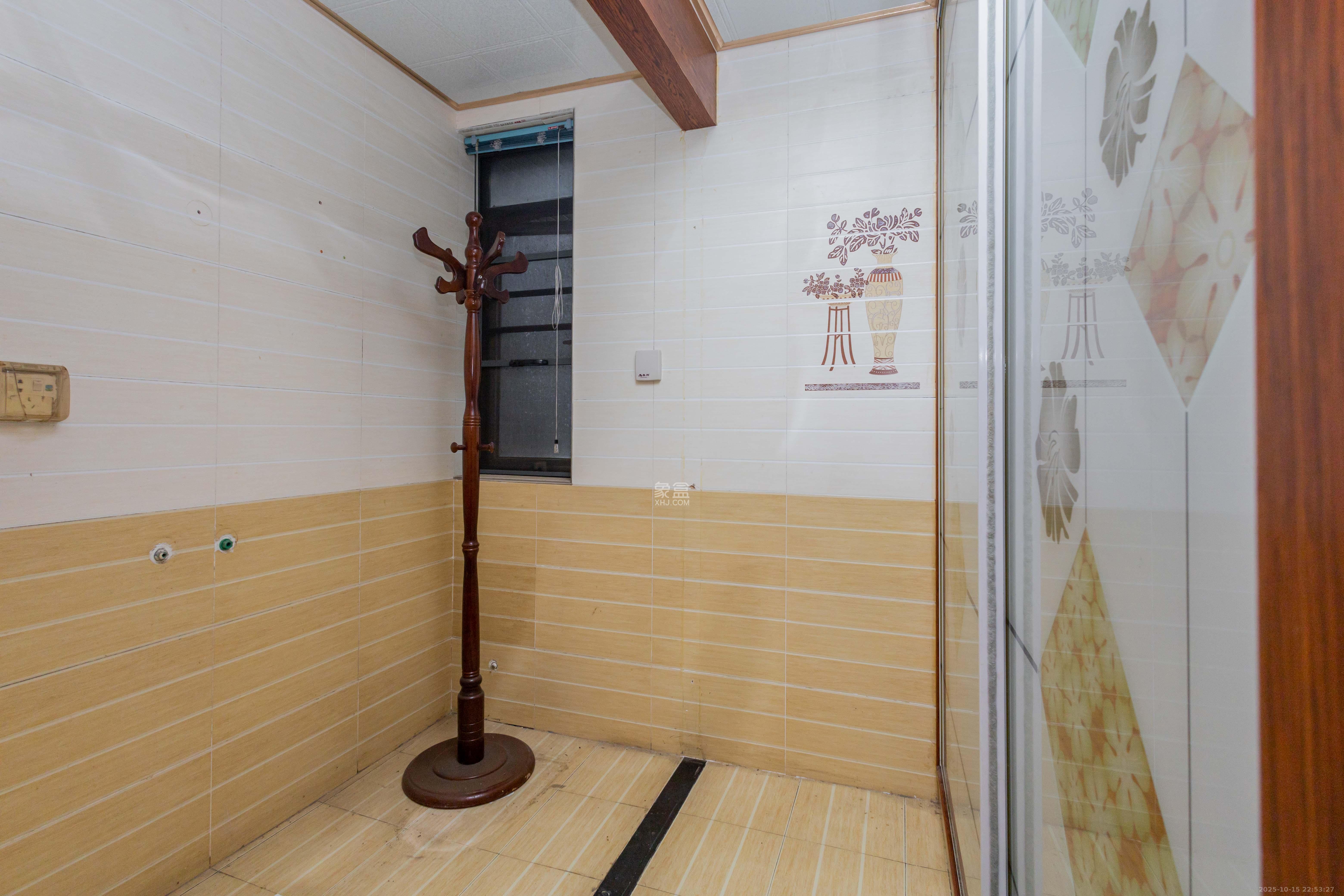 中国铁建国际城一期  3室2厅1卫    59.0万卫生间