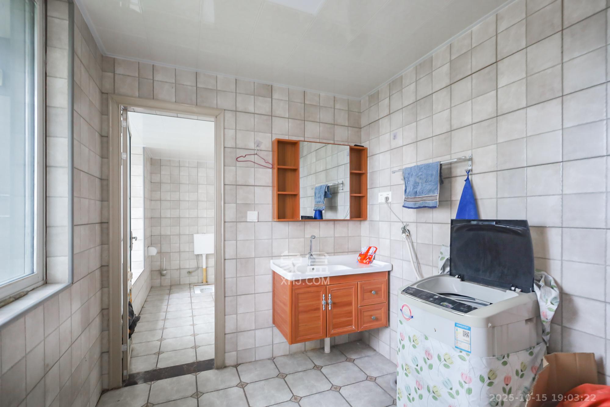 华韵城市海岸(城市水岸苑)  5室2厅2卫    229.0万 华韵城市海岸(城市水岸苑)  5室2厅2卫    229.0万其他