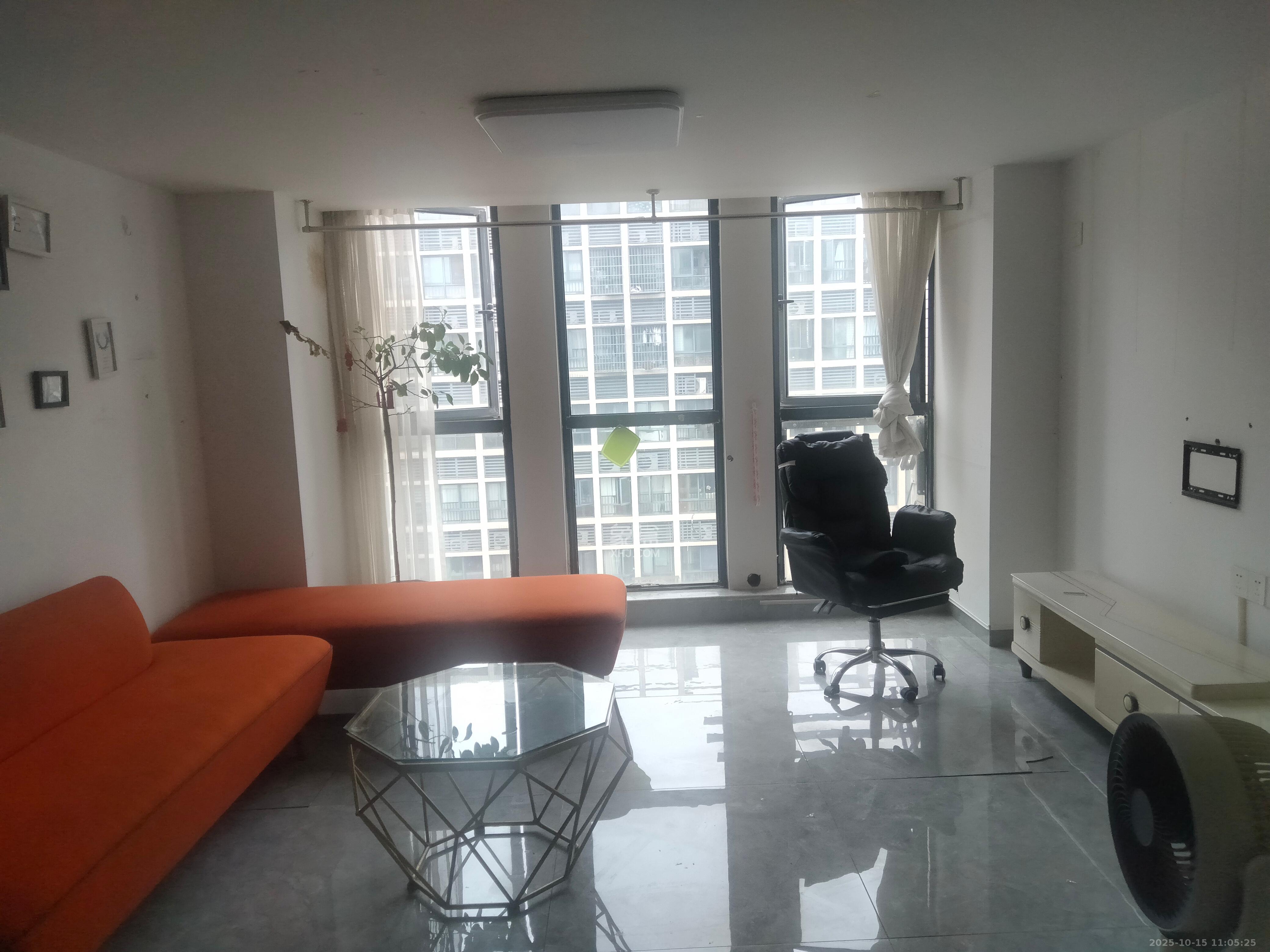 中建芙蓉嘉苑  1室1厅1卫    1800.0元/月 中建芙蓉嘉苑  1室1厅1卫    1800.0元/月室内图