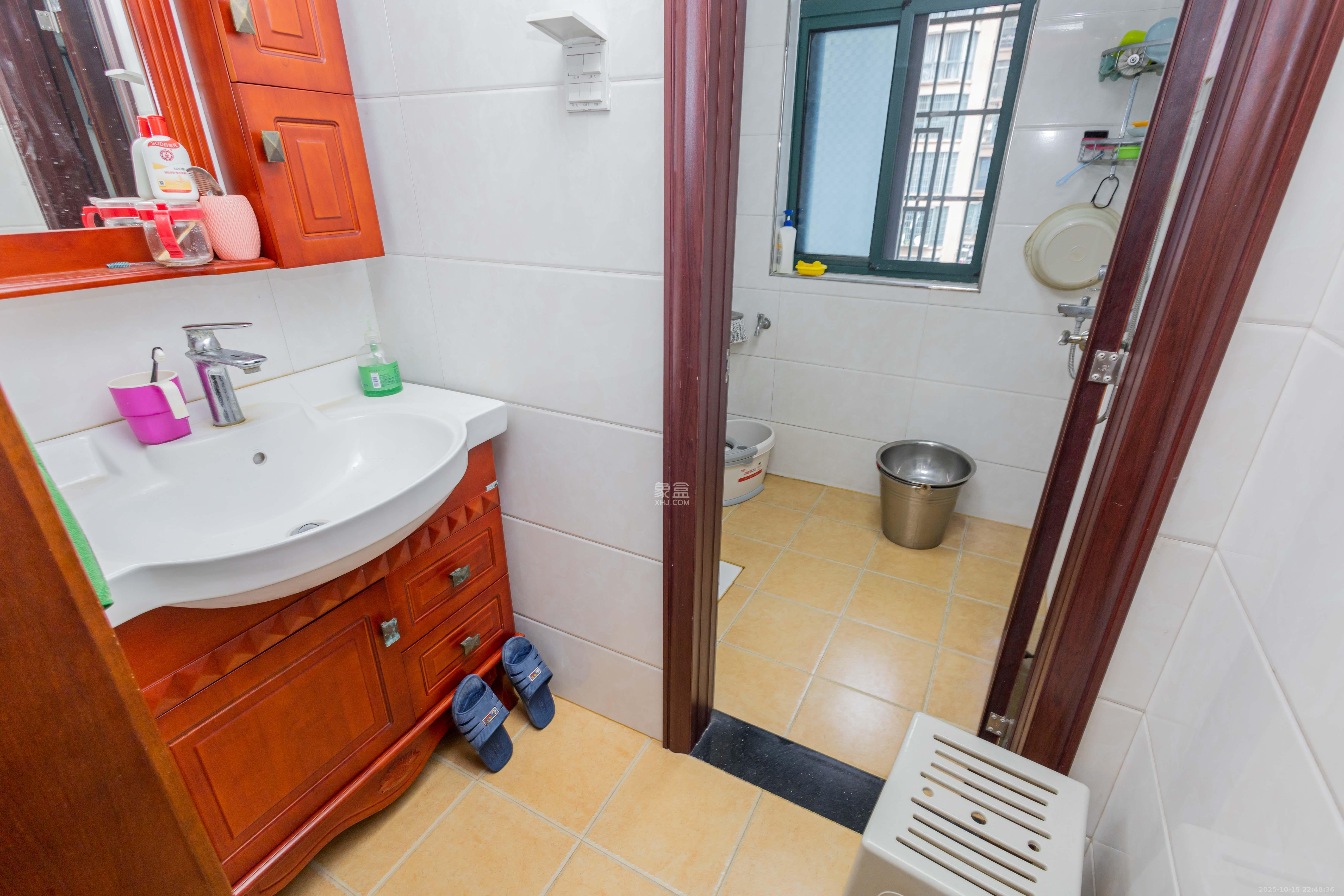 才子佳郡  4室2厅2卫    115.0万卫生间