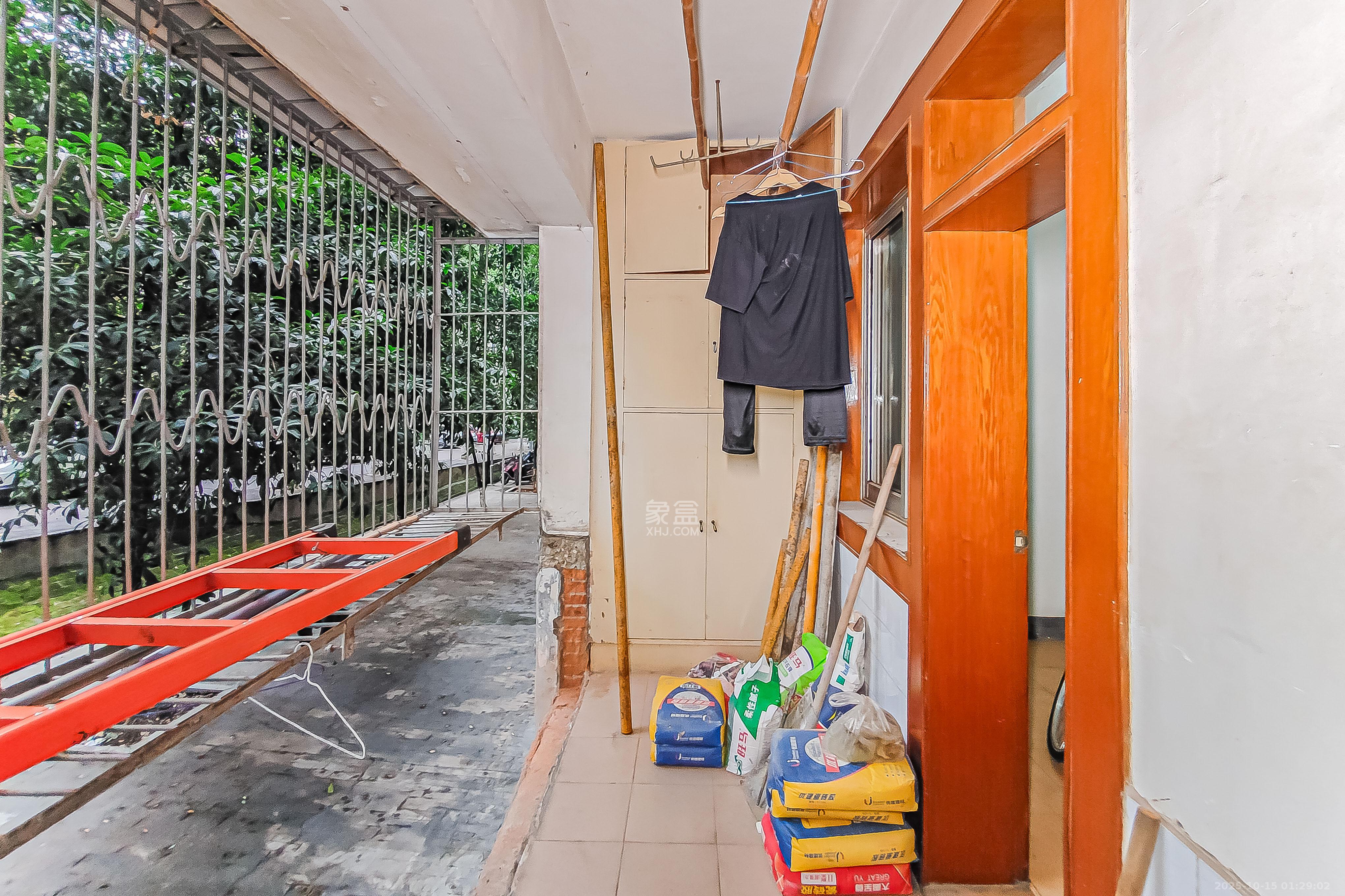 湘农桥社区  3室2厅2卫    78.0万阳台