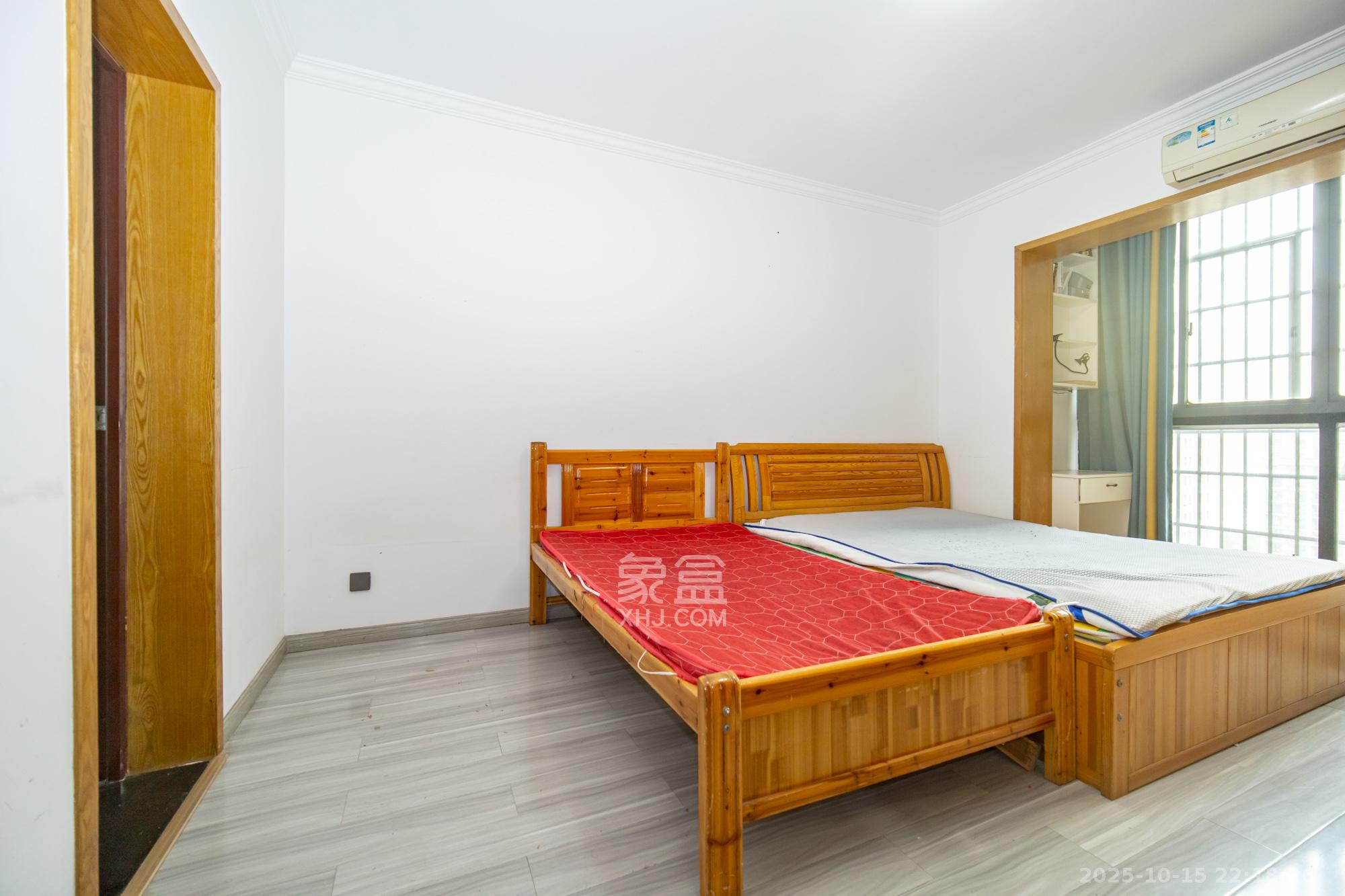 尚都花园城  3室2厅1卫    75.0万 尚都花园城  3室2厅1卫    75.0万卧室