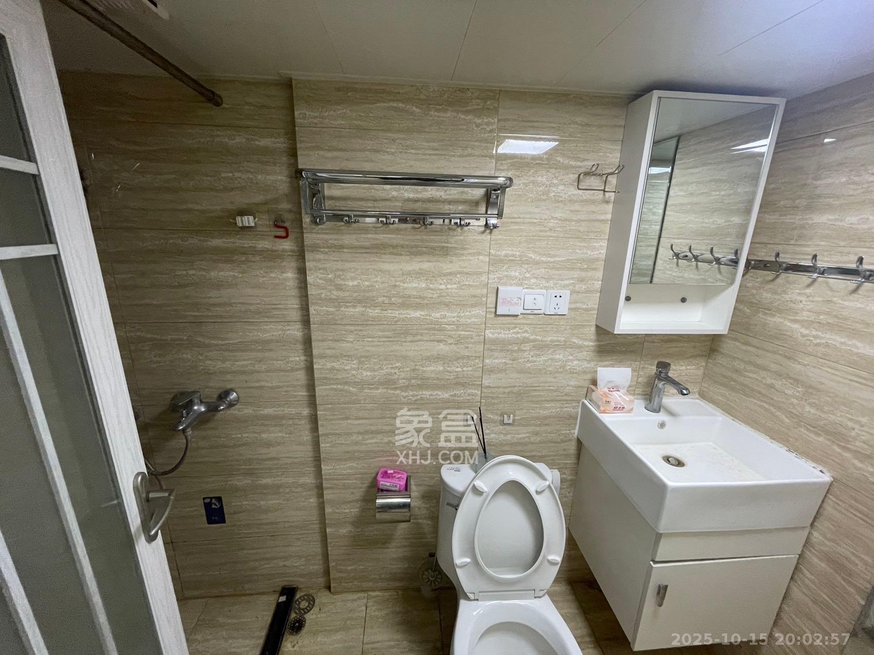 洋湖时代  1室1厅2卫    1800.0元/月 洋湖时代  1室1厅2卫    1800.0元/月室内图