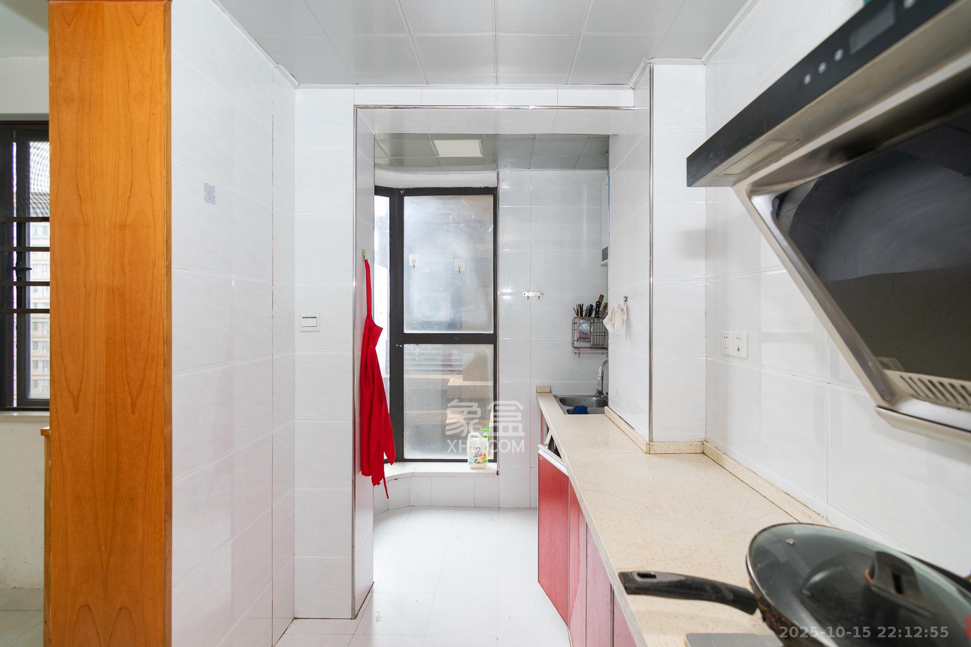 润和紫郡一期  4室2厅1卫    78.0万厨房