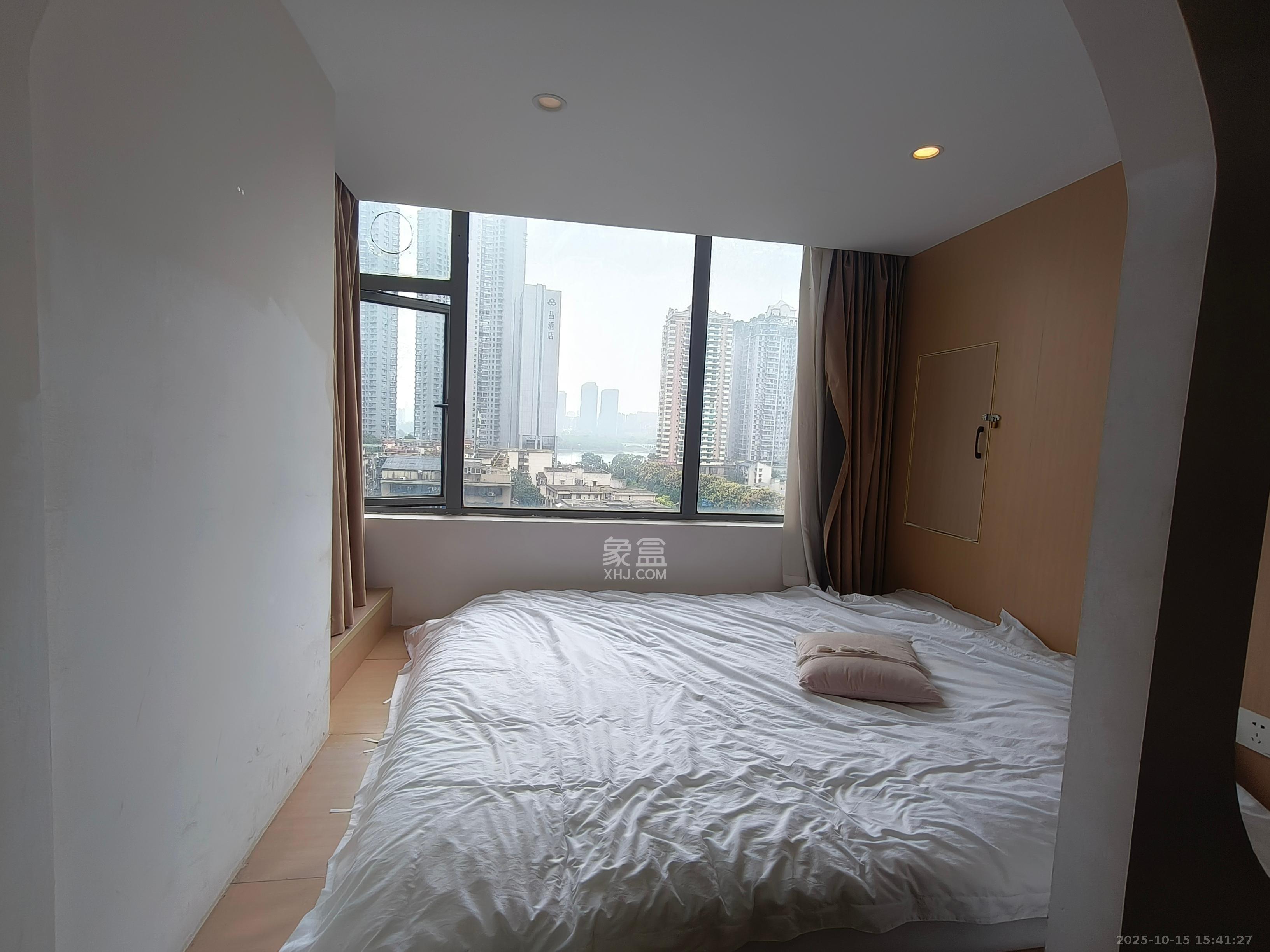 上城金都  1室1厅1卫    1800.0元/月 上城金都  1室1厅1卫    1800.0元/月