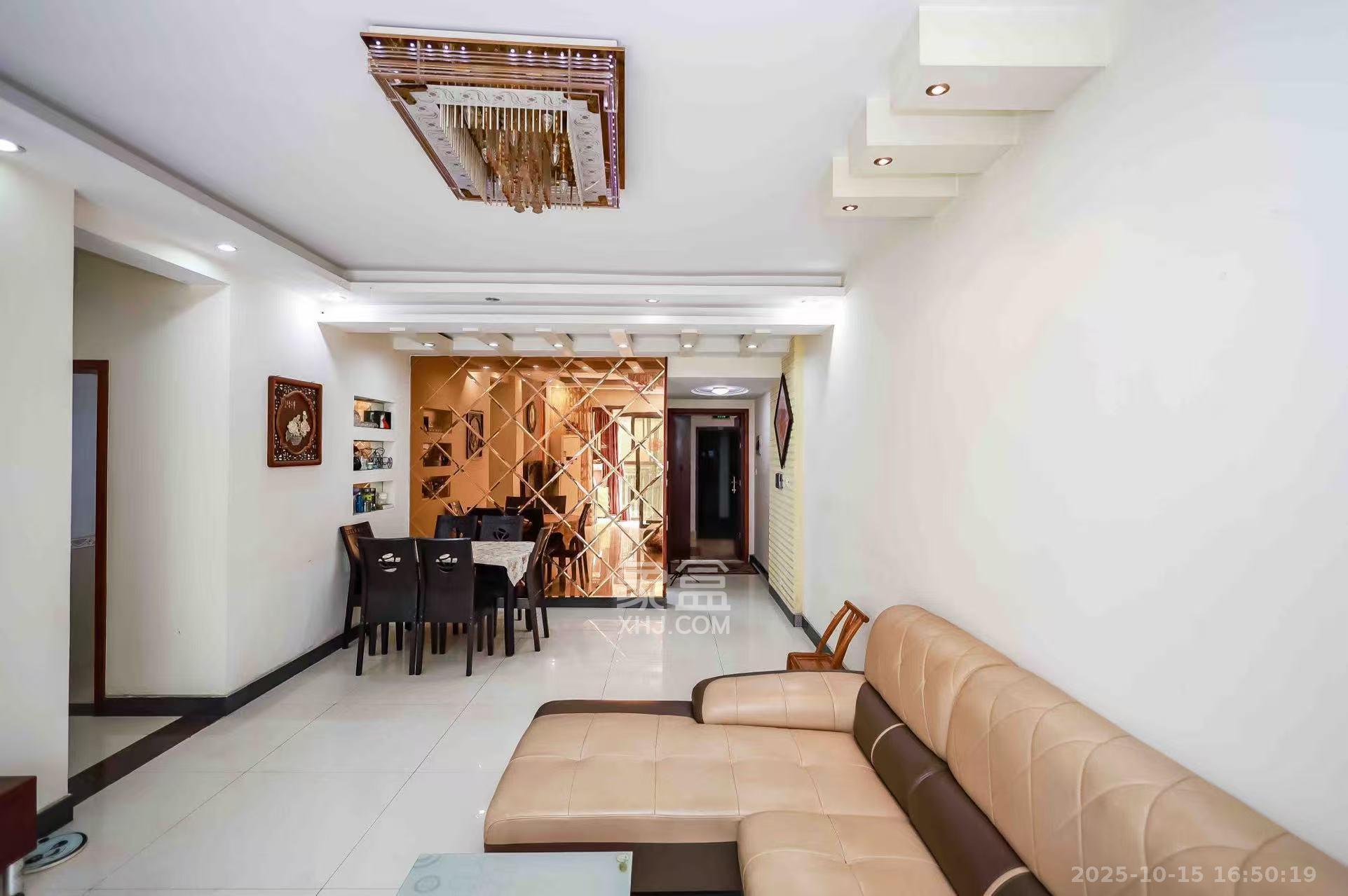 莱茵城  3室2厅1卫    2000.0元/月室内图