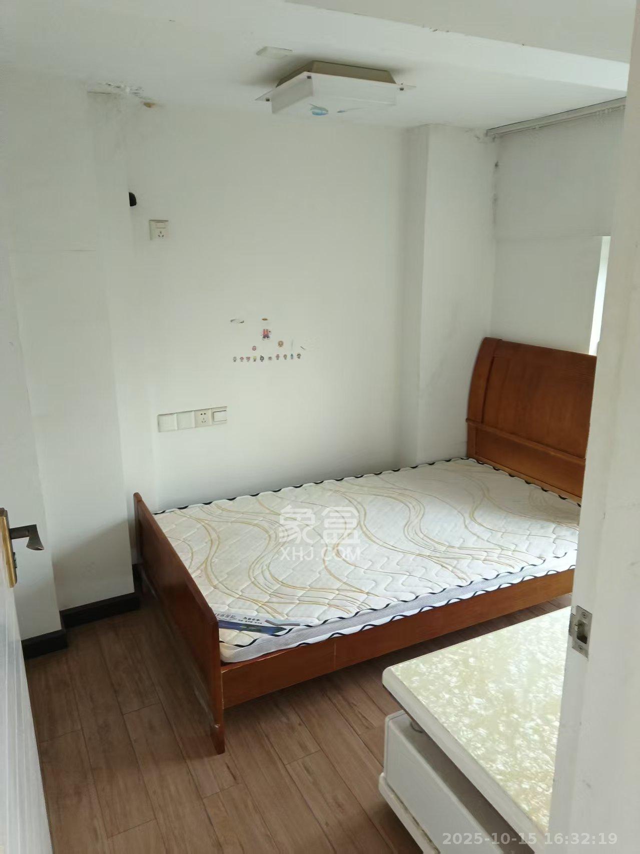 他城(天鸿时代公寓)  4室2厅2卫    2500.0元/月 他城(天鸿时代公寓)  4室2厅2卫    2500.0元/月室内图